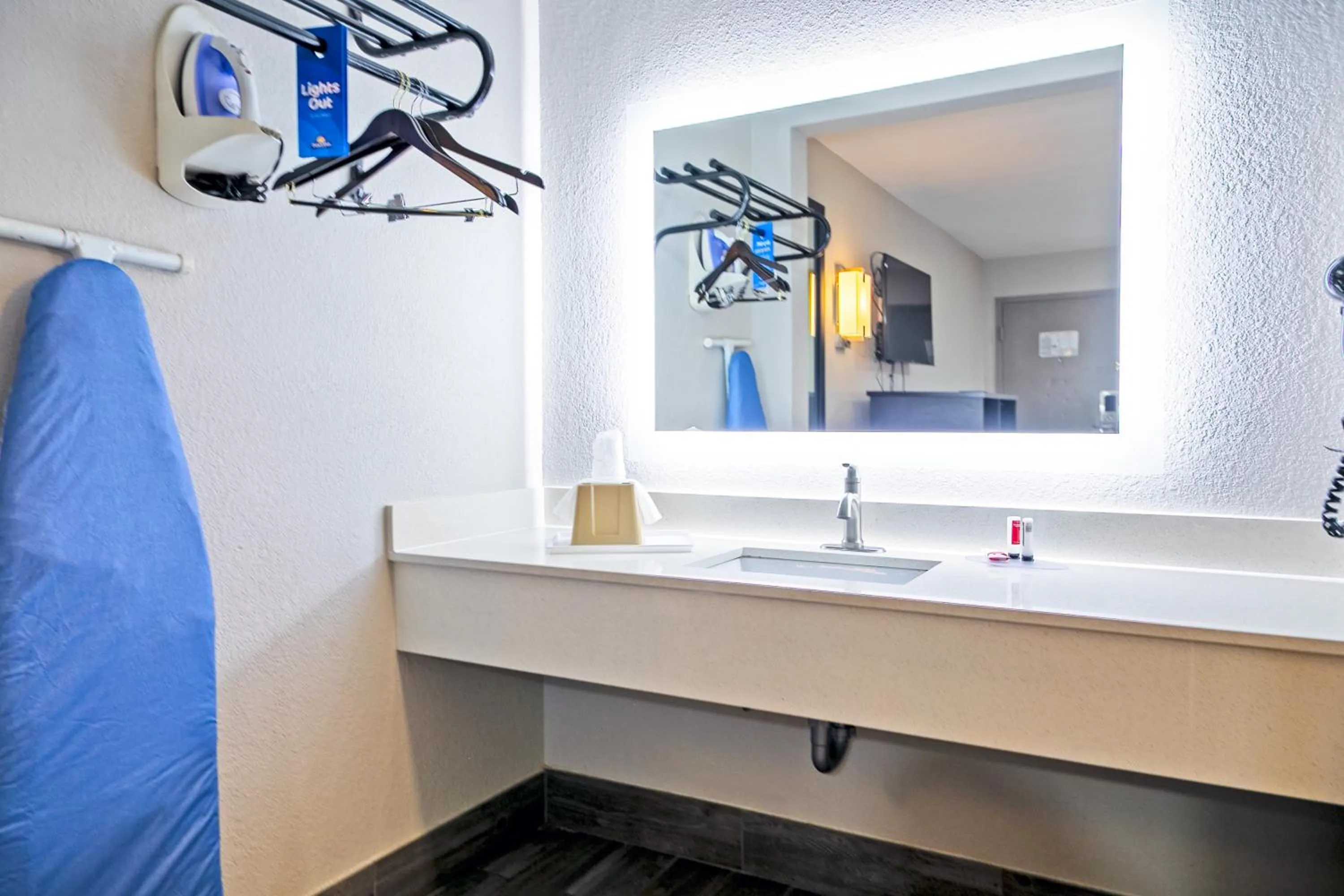 Bathroom in Days Inn by Wyndham Augusta Fort Eisenhower