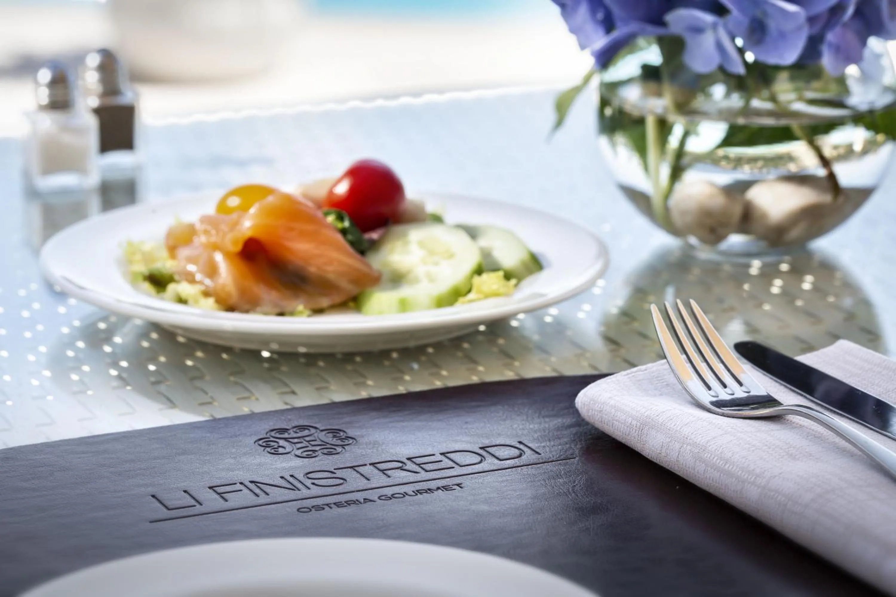 Restaurant/places to eat in Hotel Li Finistreddi