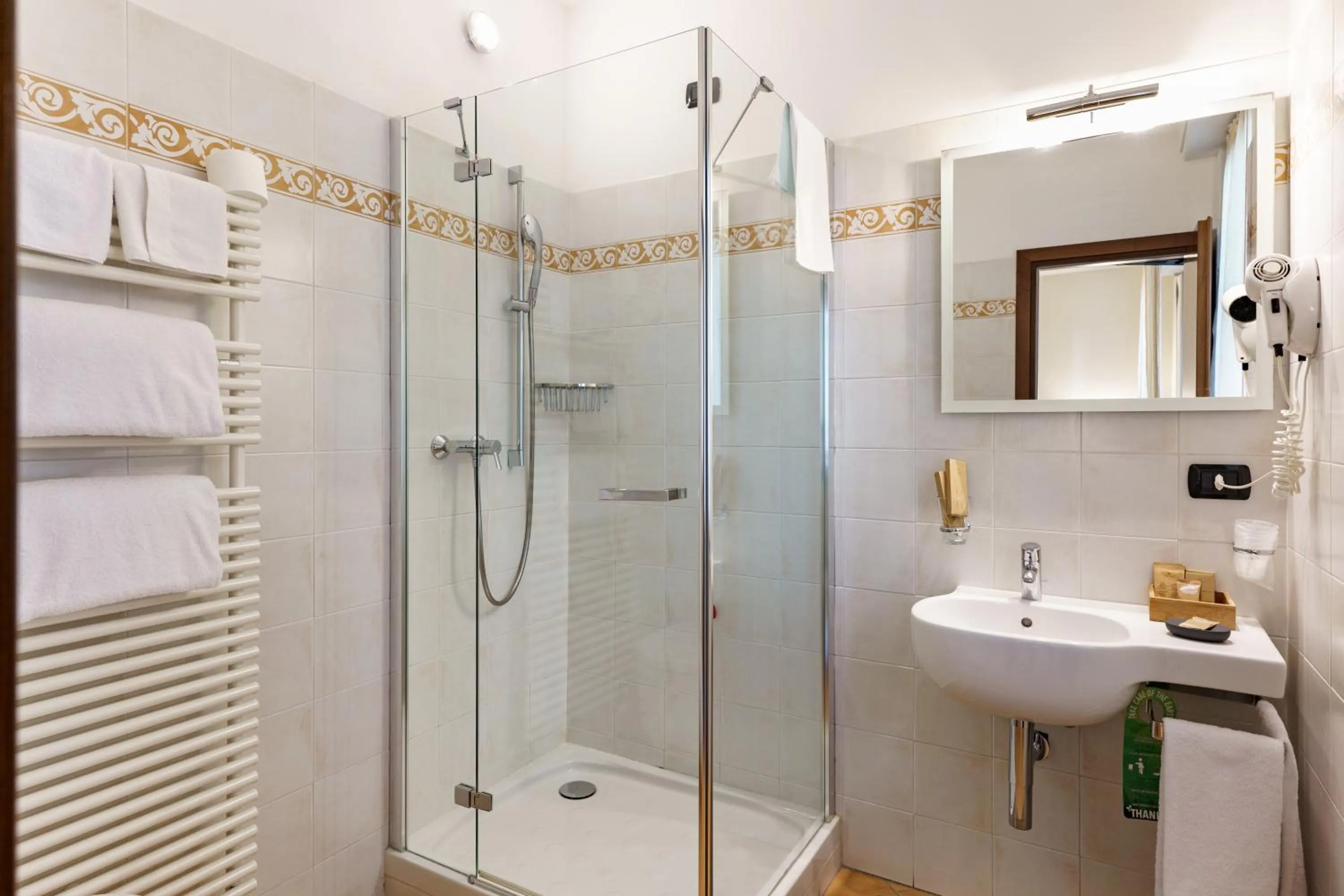 Bathroom in Hotel Il Grappolo D'Oro