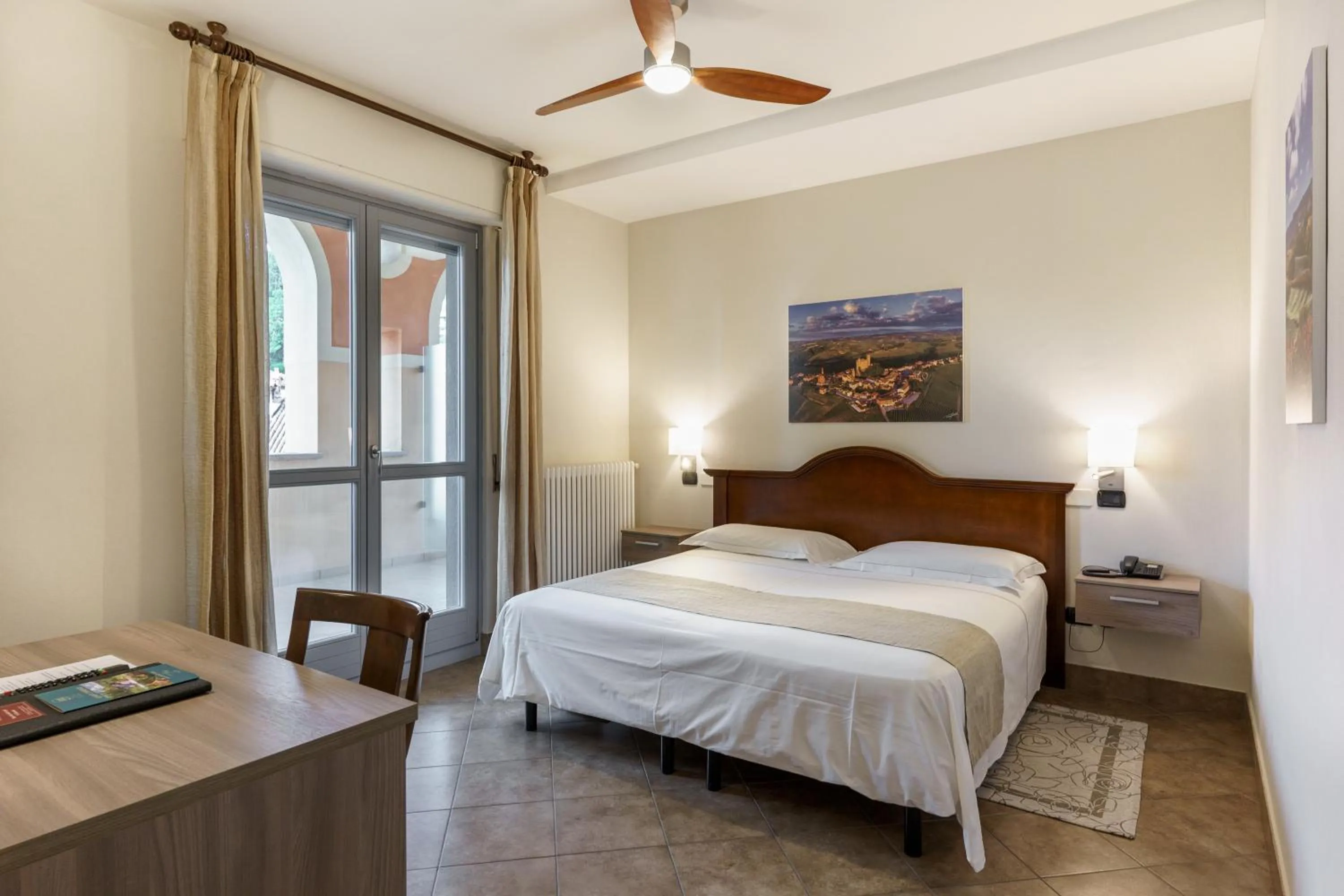 Photo of the whole room, Bed in Hotel Il Grappolo D'Oro