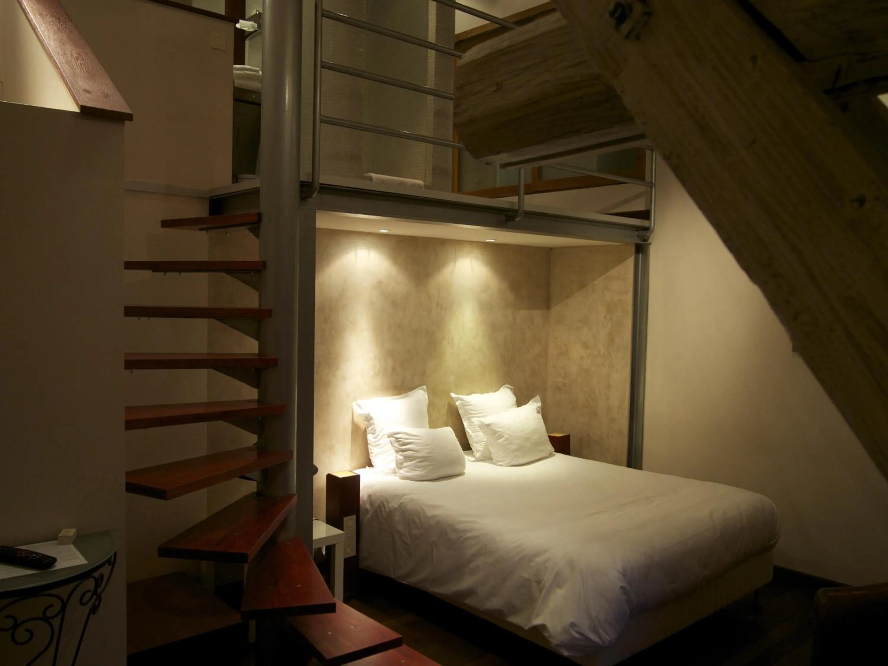 Bedroom, Bed in Logis Hôtel Les Pages