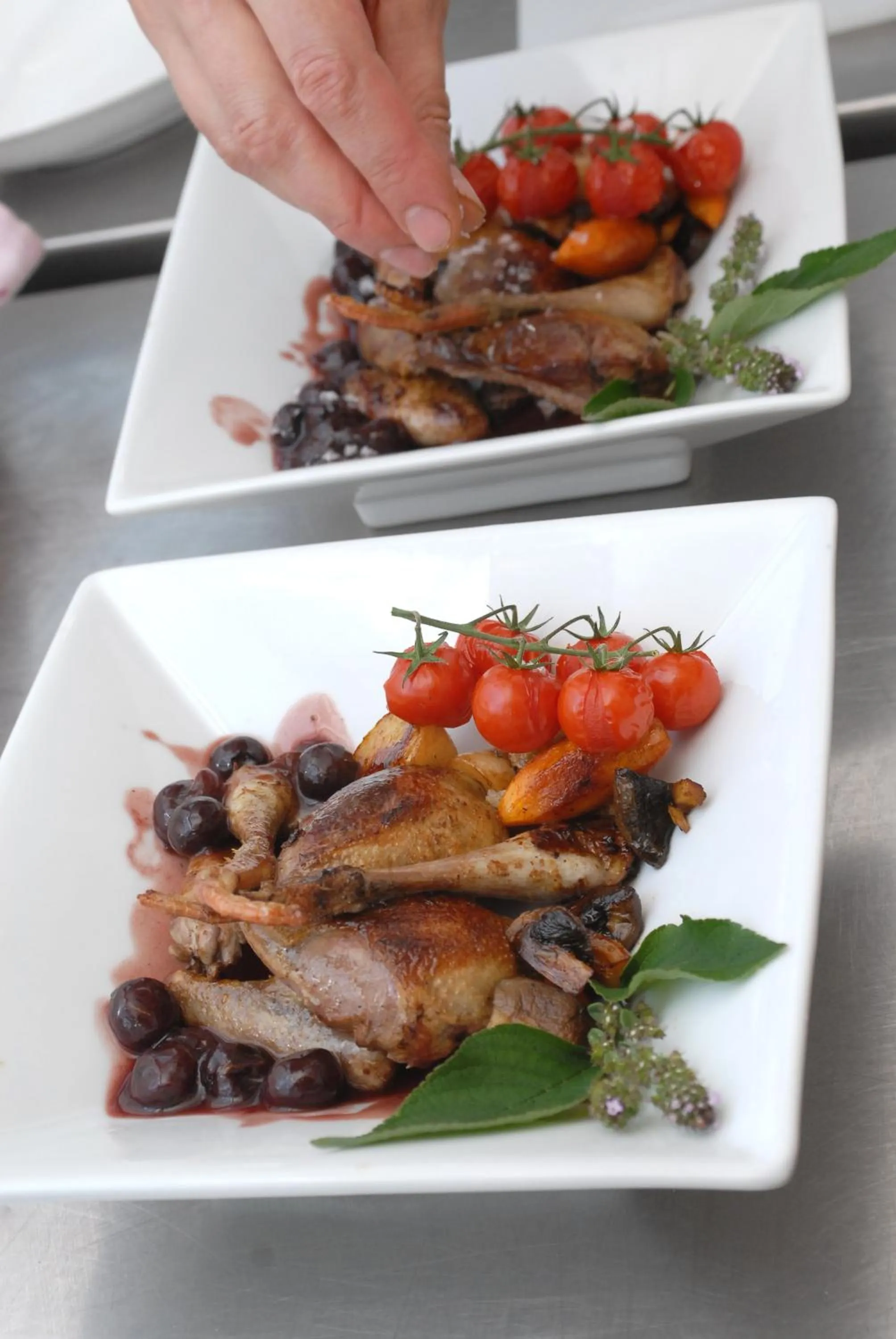 Food and drinks in Logis Hôtel Les Pages