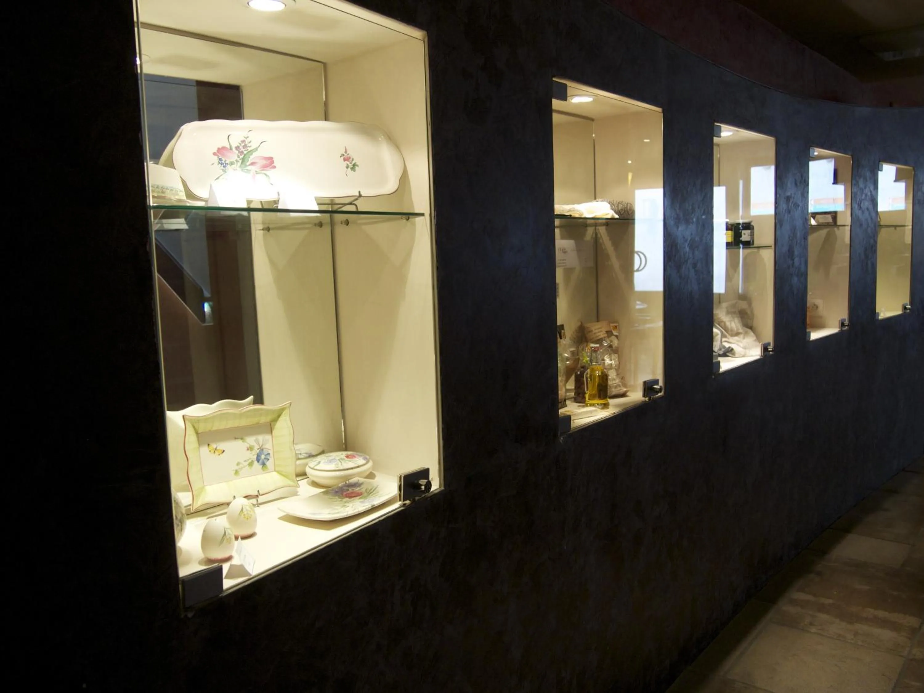 On-site shops in Logis Hôtel Les Pages