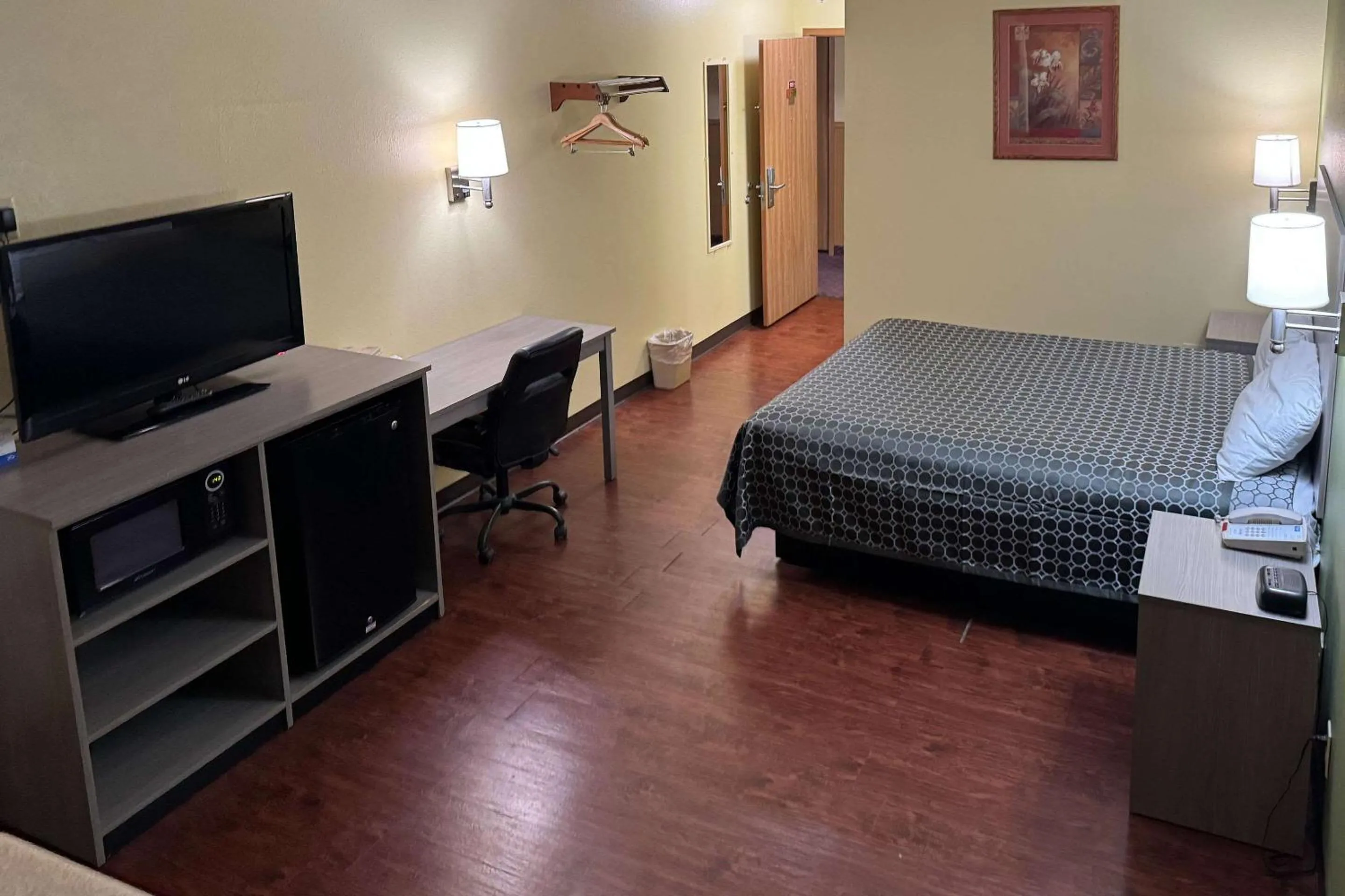 Bedroom, Bed in Rodeway Inn Moriarty