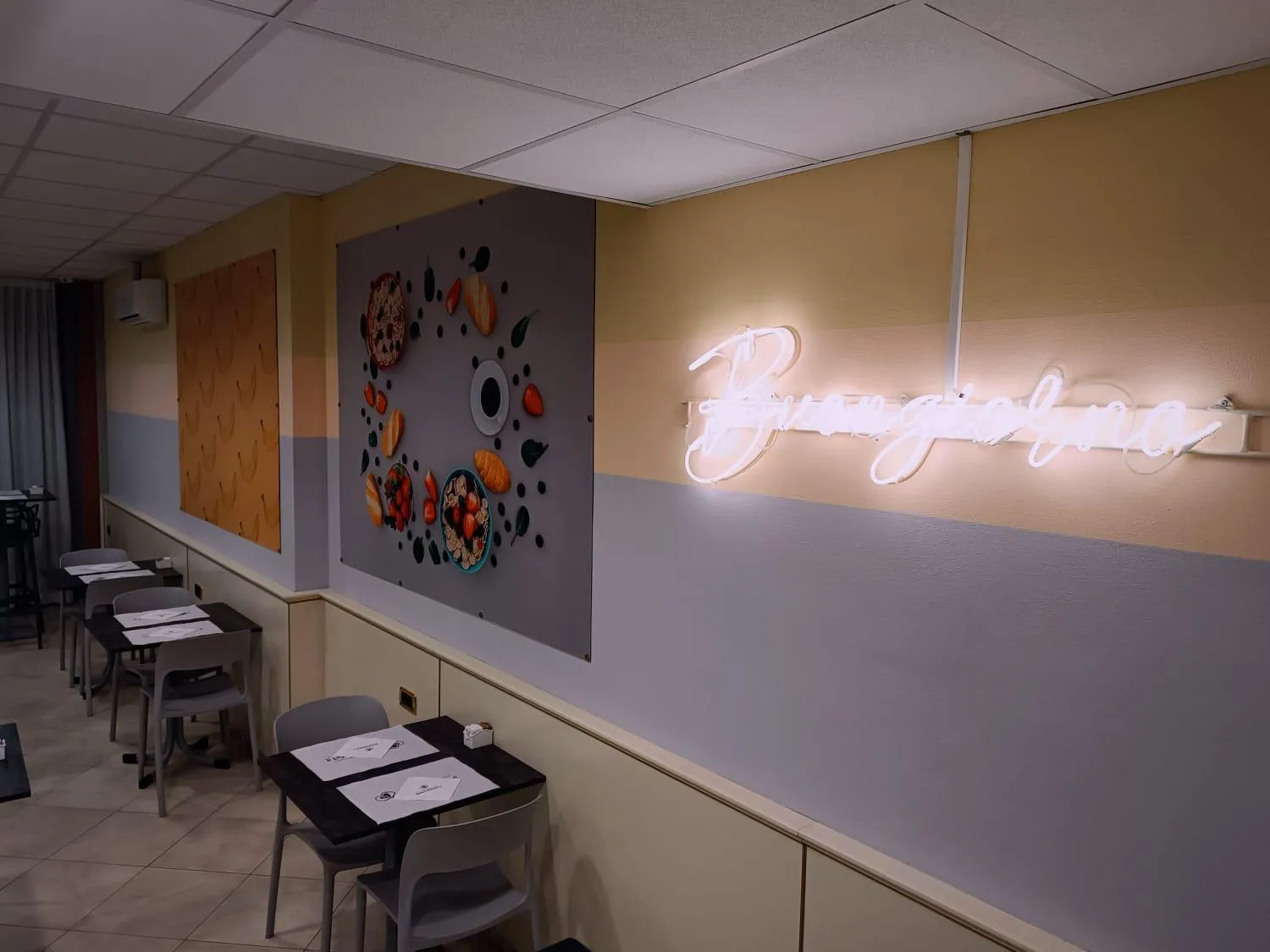 Breakfast in Hotel Motel 2