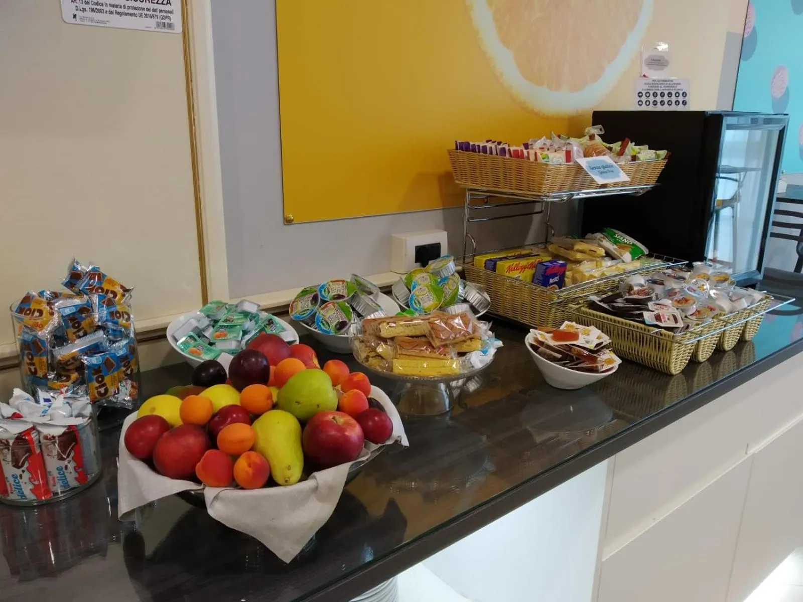 Continental breakfast in Hotel Motel 2