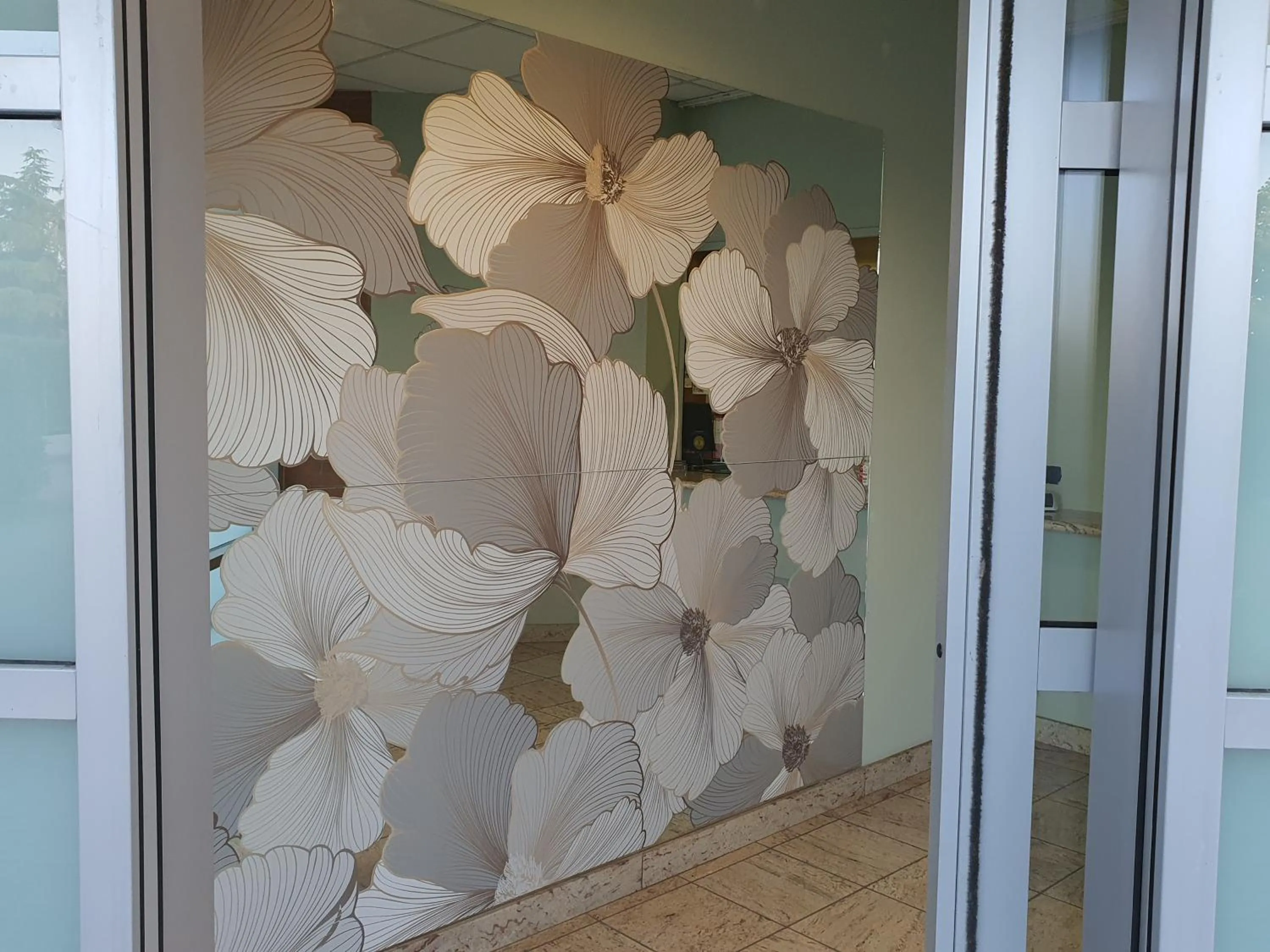 Decorative detail in Hotel Motel 2