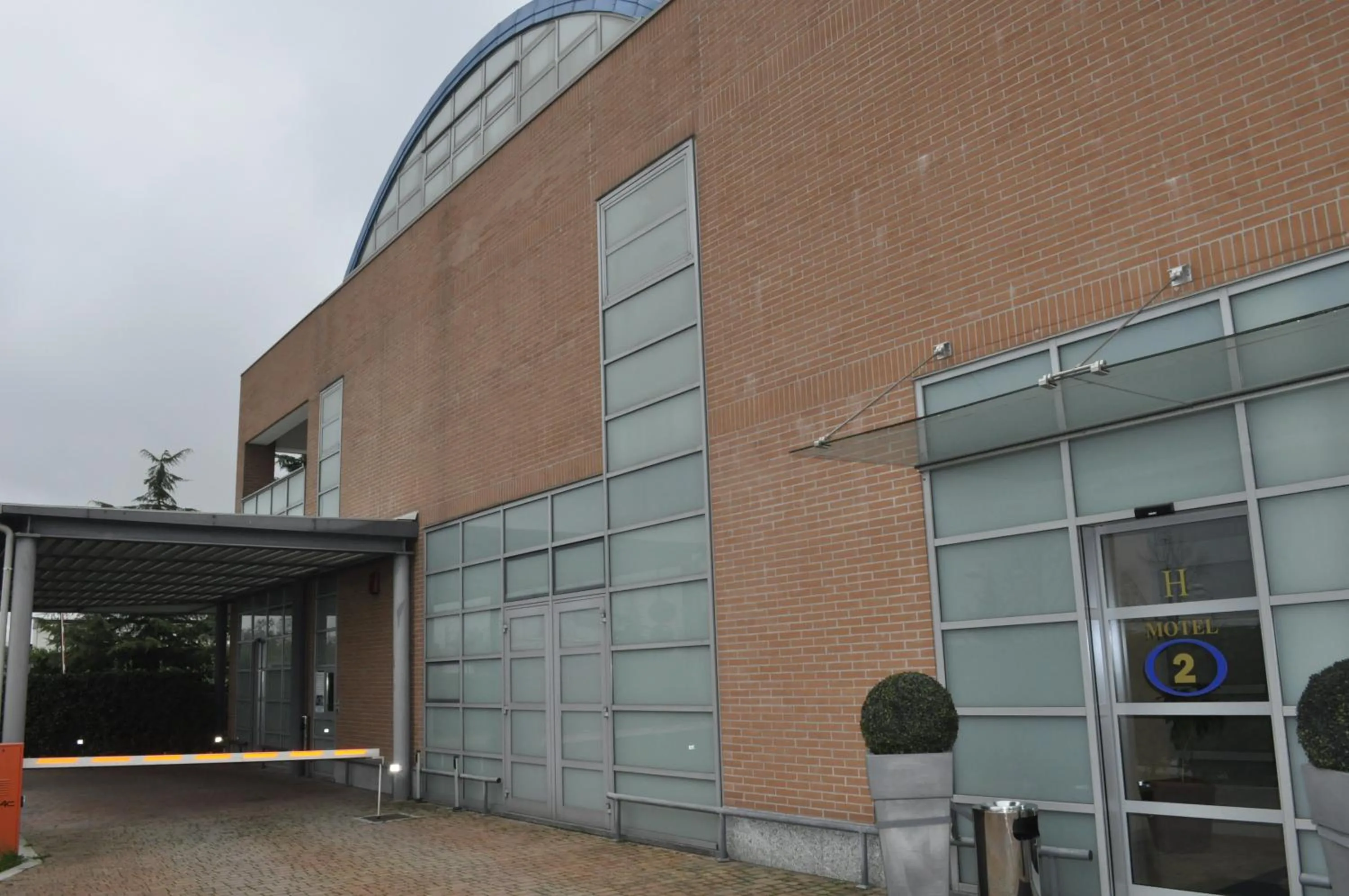 Facade/entrance in Hotel Motel 2