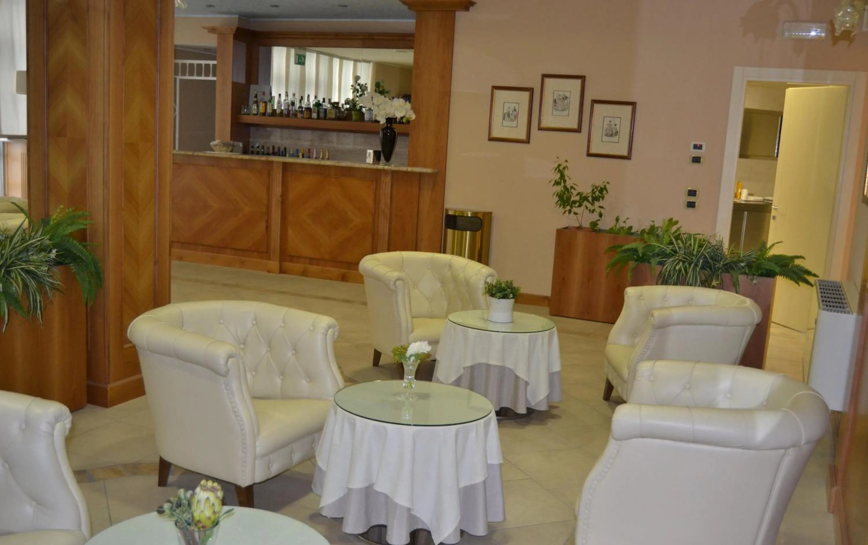 Communal lounge/ TV room in Hotel Motel 2