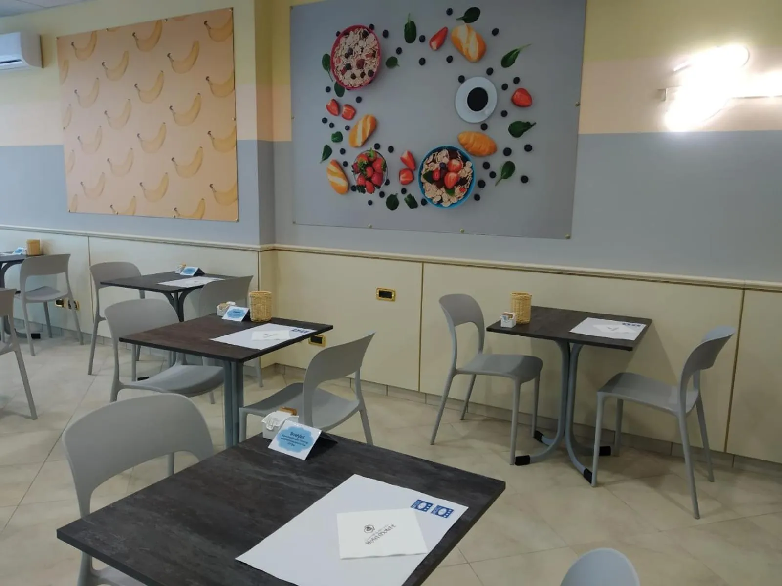 Continental breakfast in Hotel Motel 2