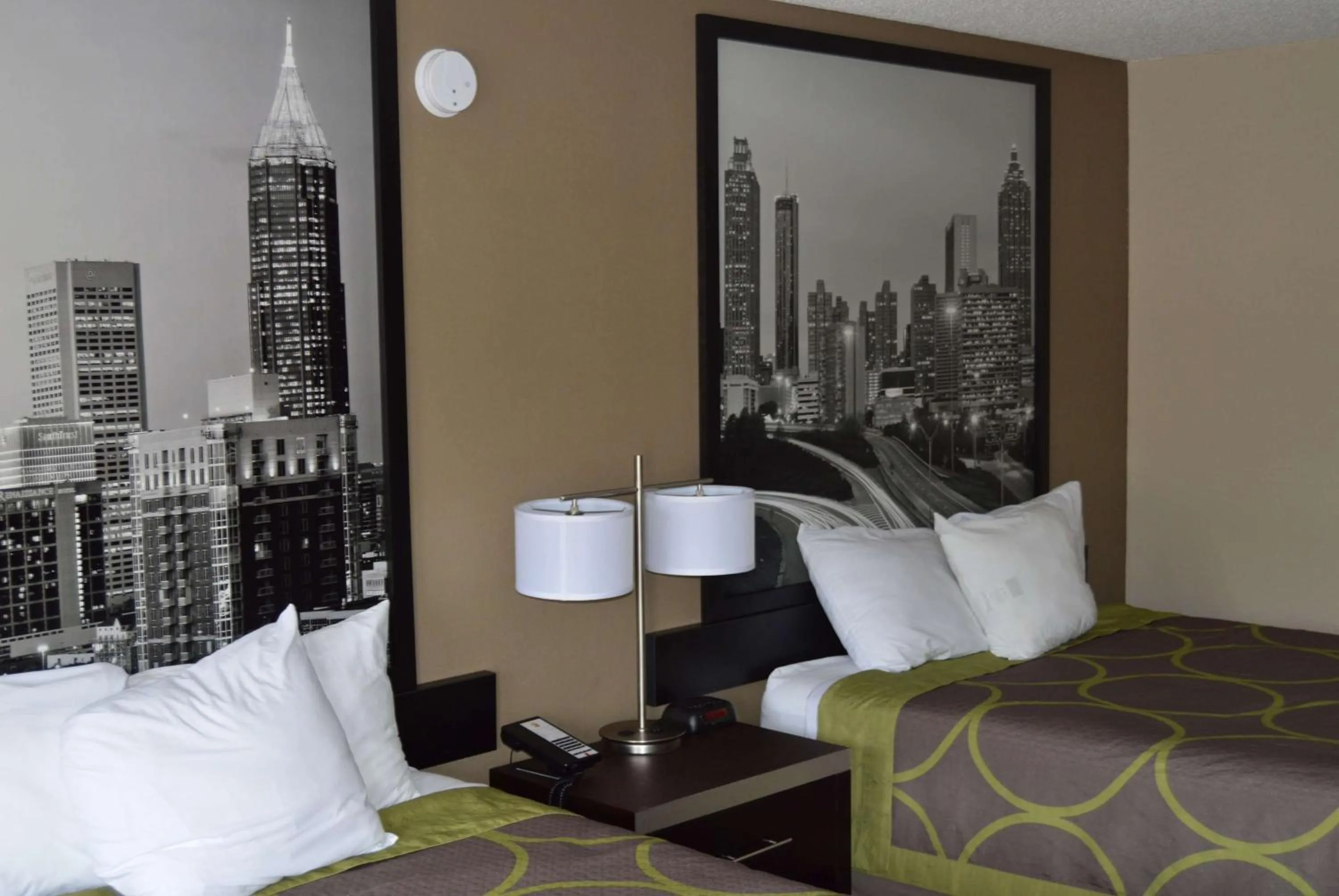 Photo of the whole room, Bed in Super 8 by Wyndham Stockbridge