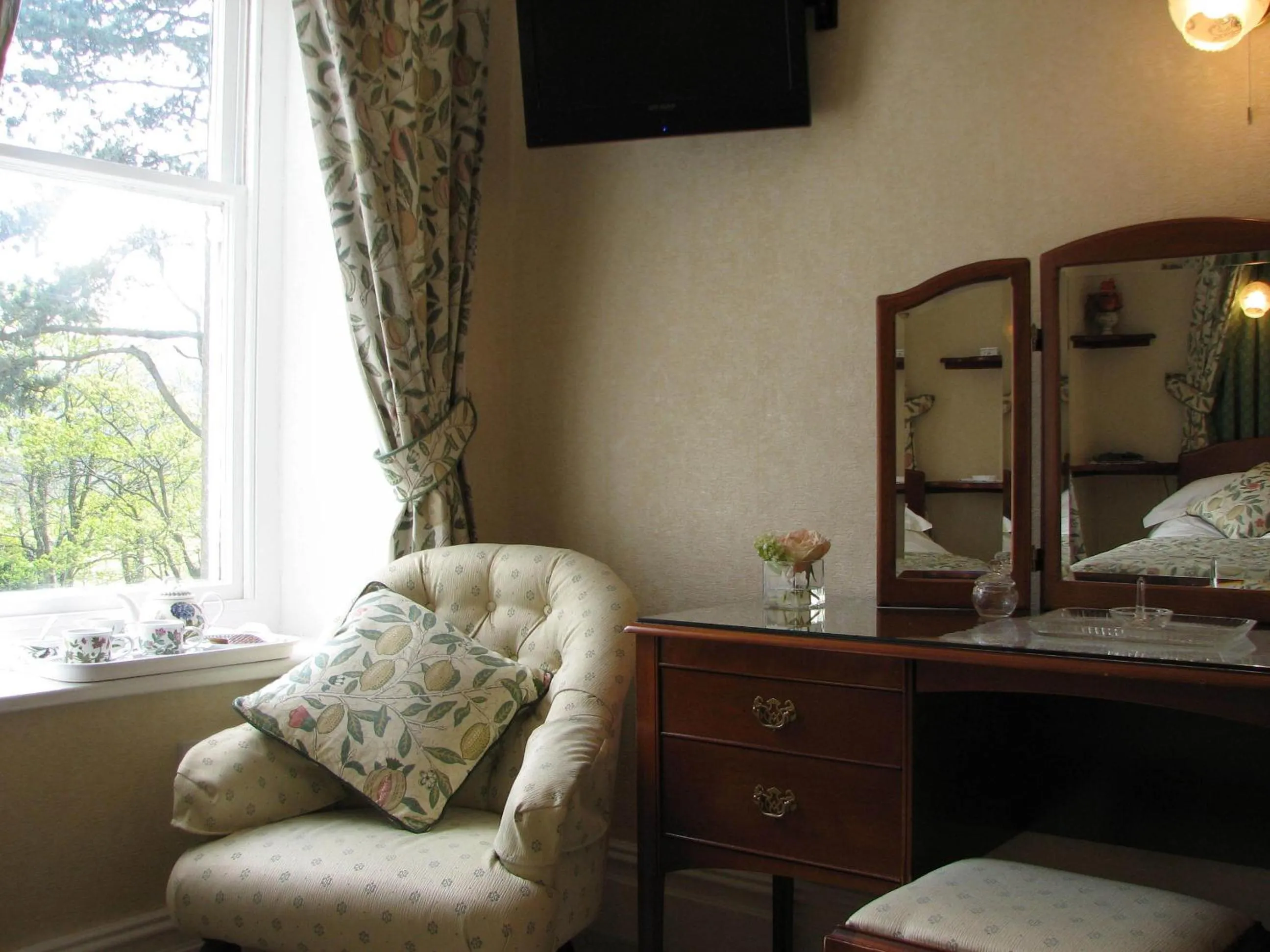 Seating area in Gwrach Ynys Country Guest House