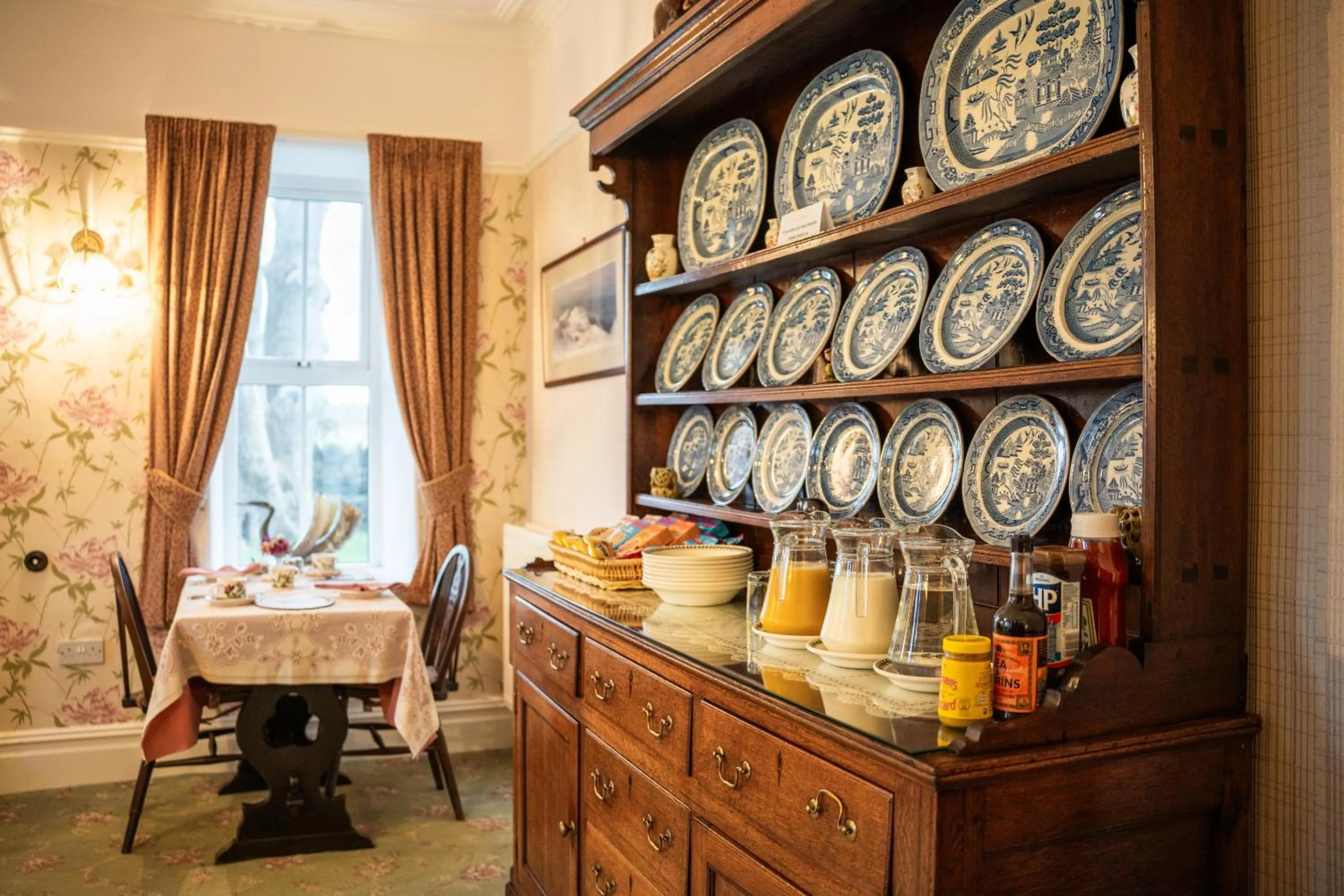 Food and drinks in Gwrach Ynys Country Guest House