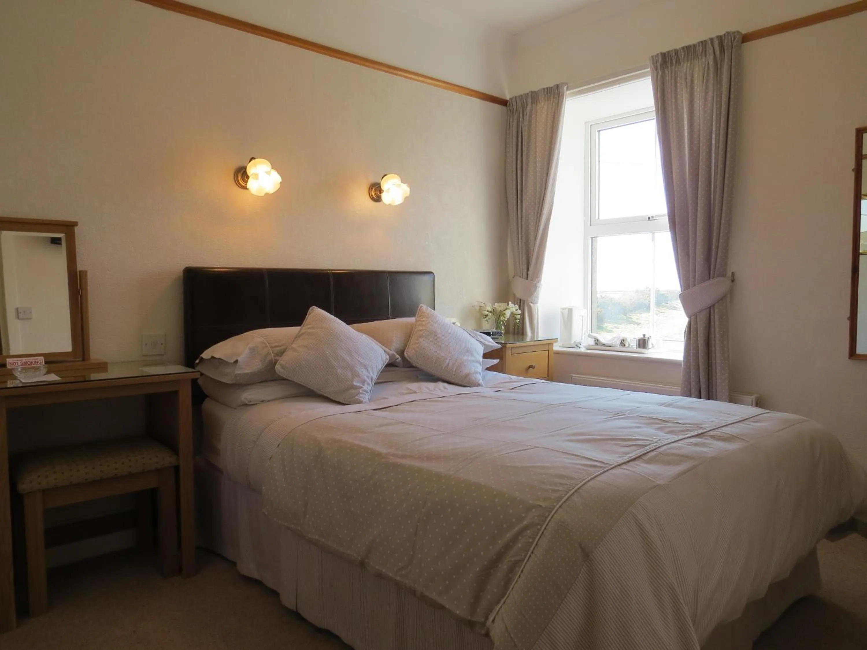 Photo of the whole room in Gwrach Ynys Country Guest House