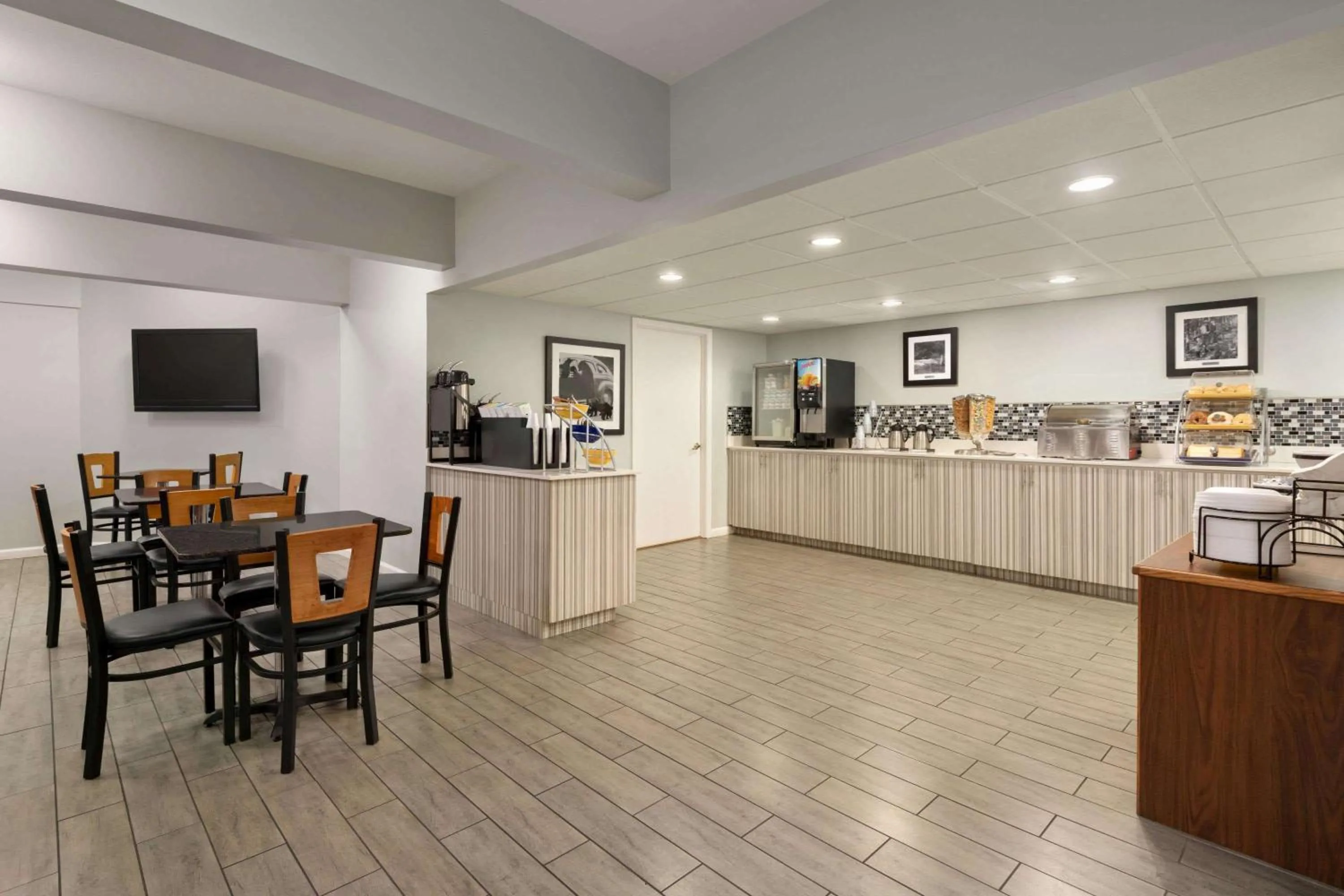 Restaurant/places to eat in Gatlinburg River Inn