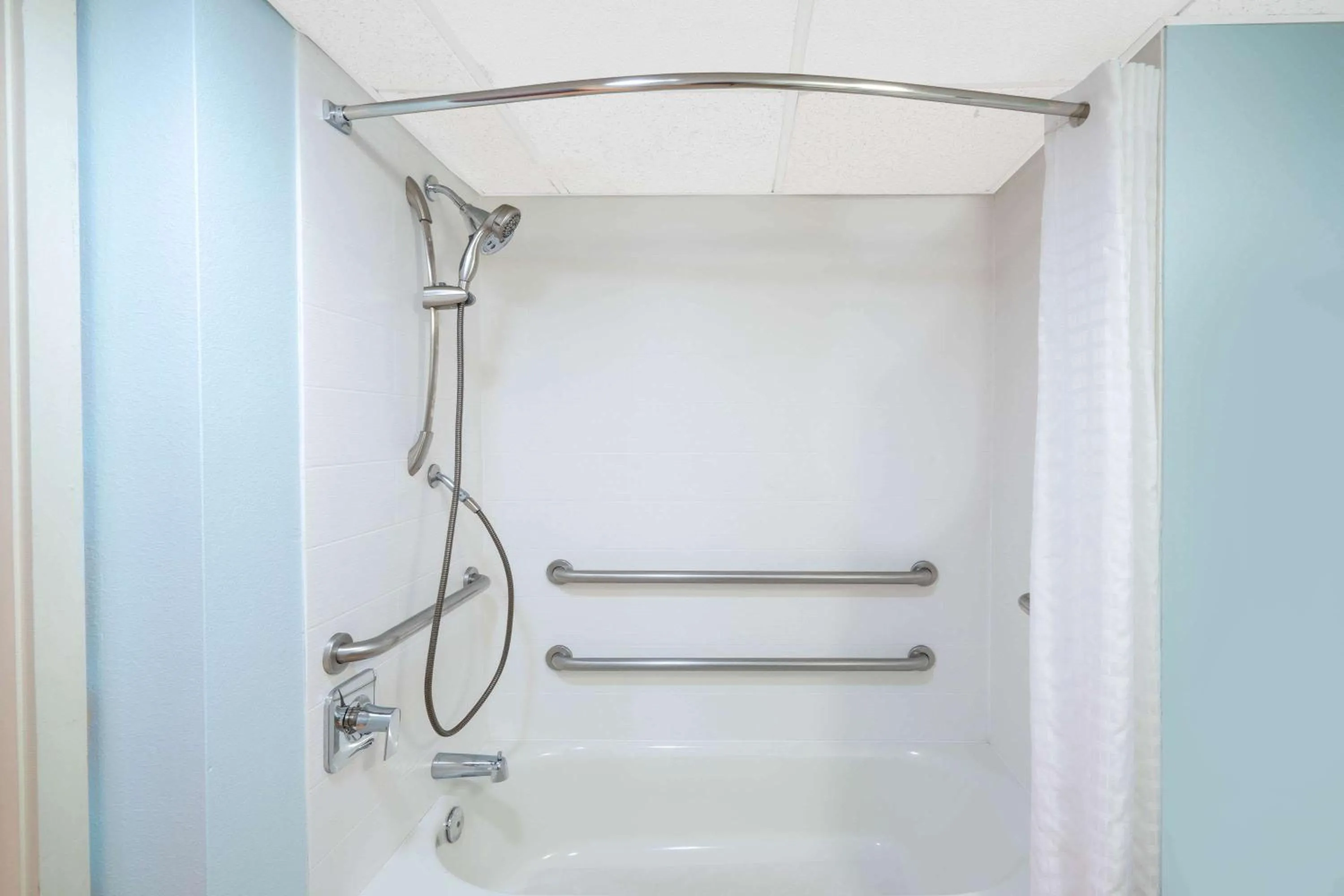 Bathroom in Gatlinburg River Inn