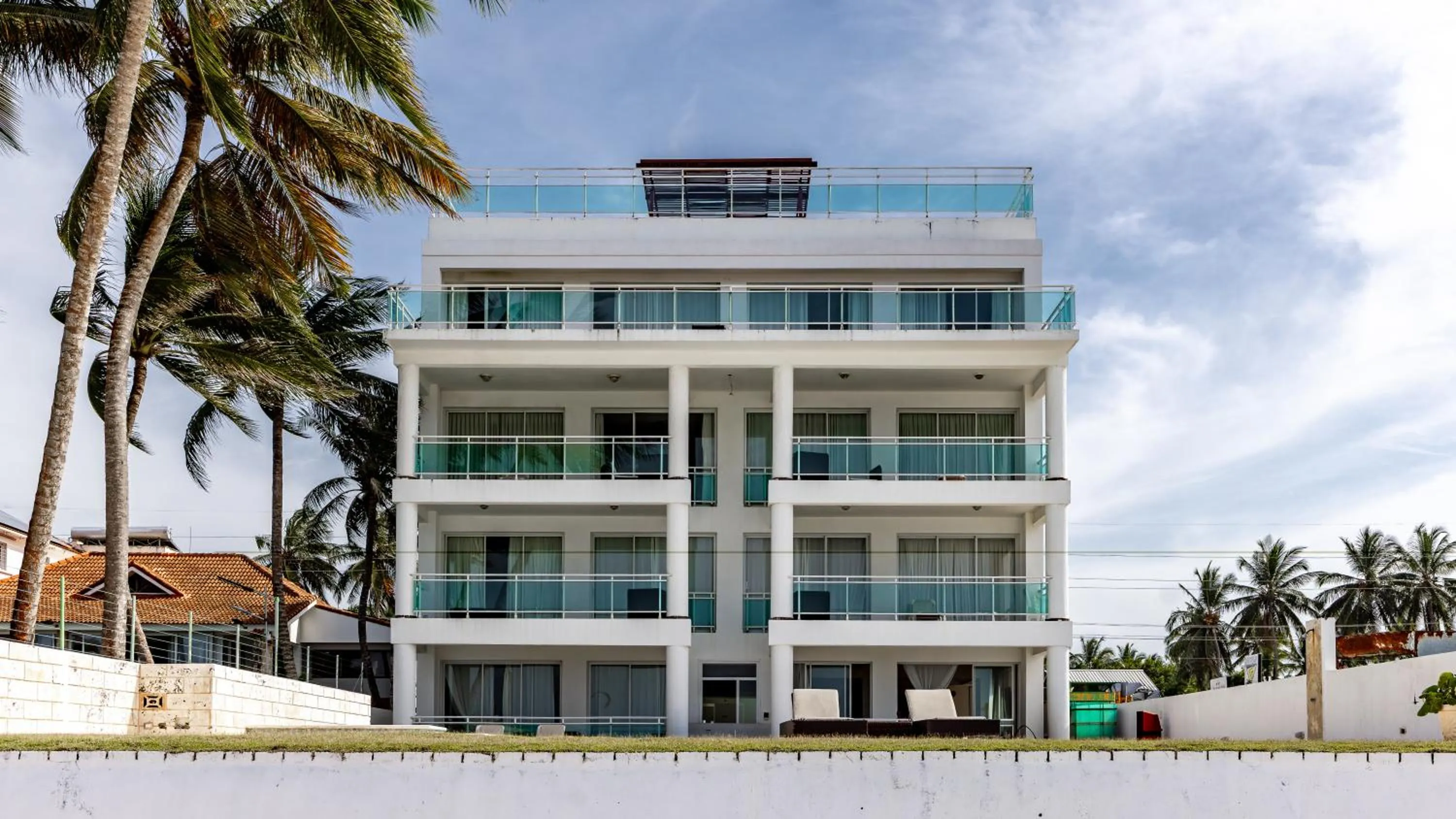 Property building in Watermark Luxury Oceanfront Residences