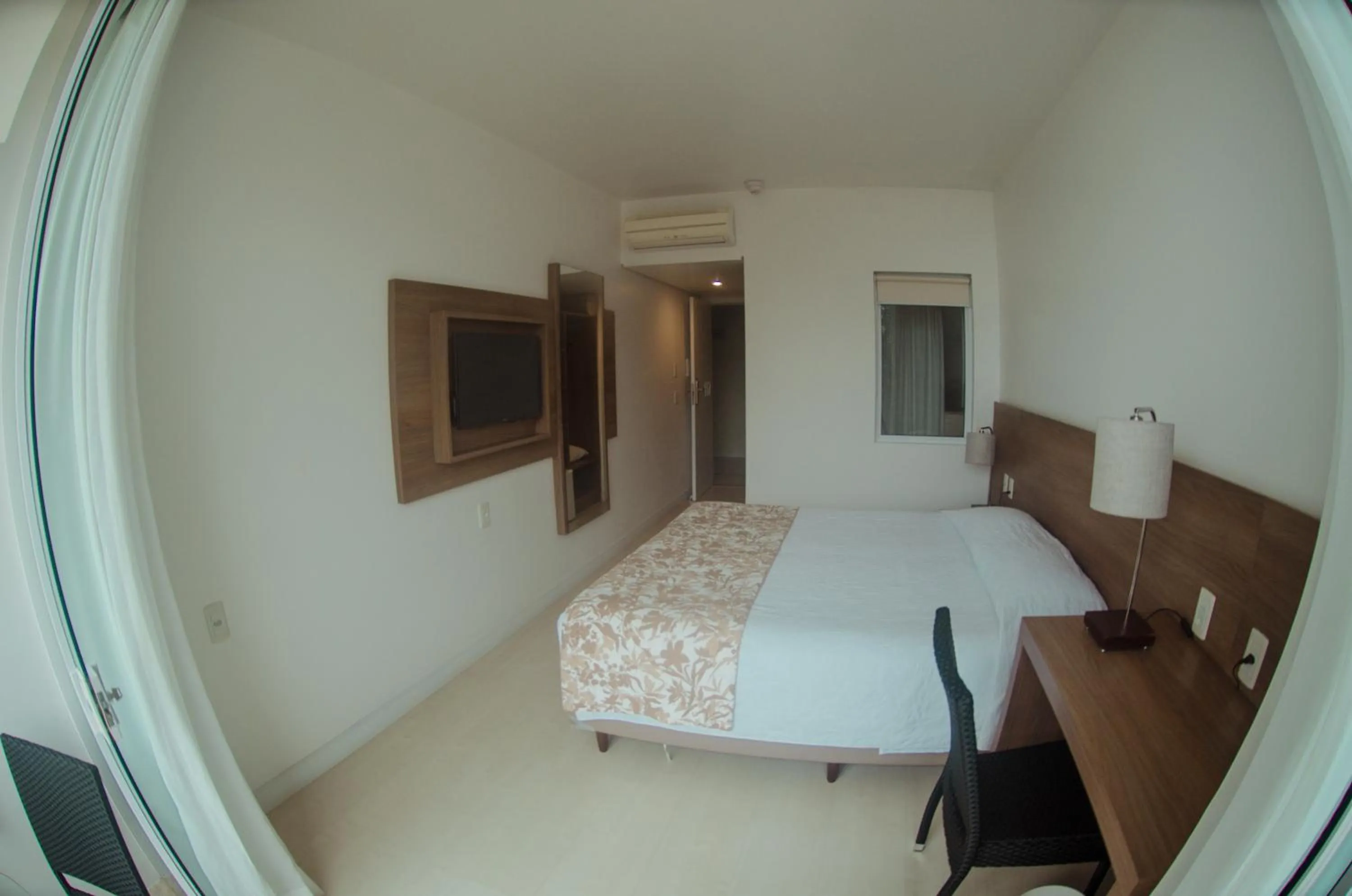 Bedroom, Bed in Hotel Marambaia Cabeçudas - frente mar