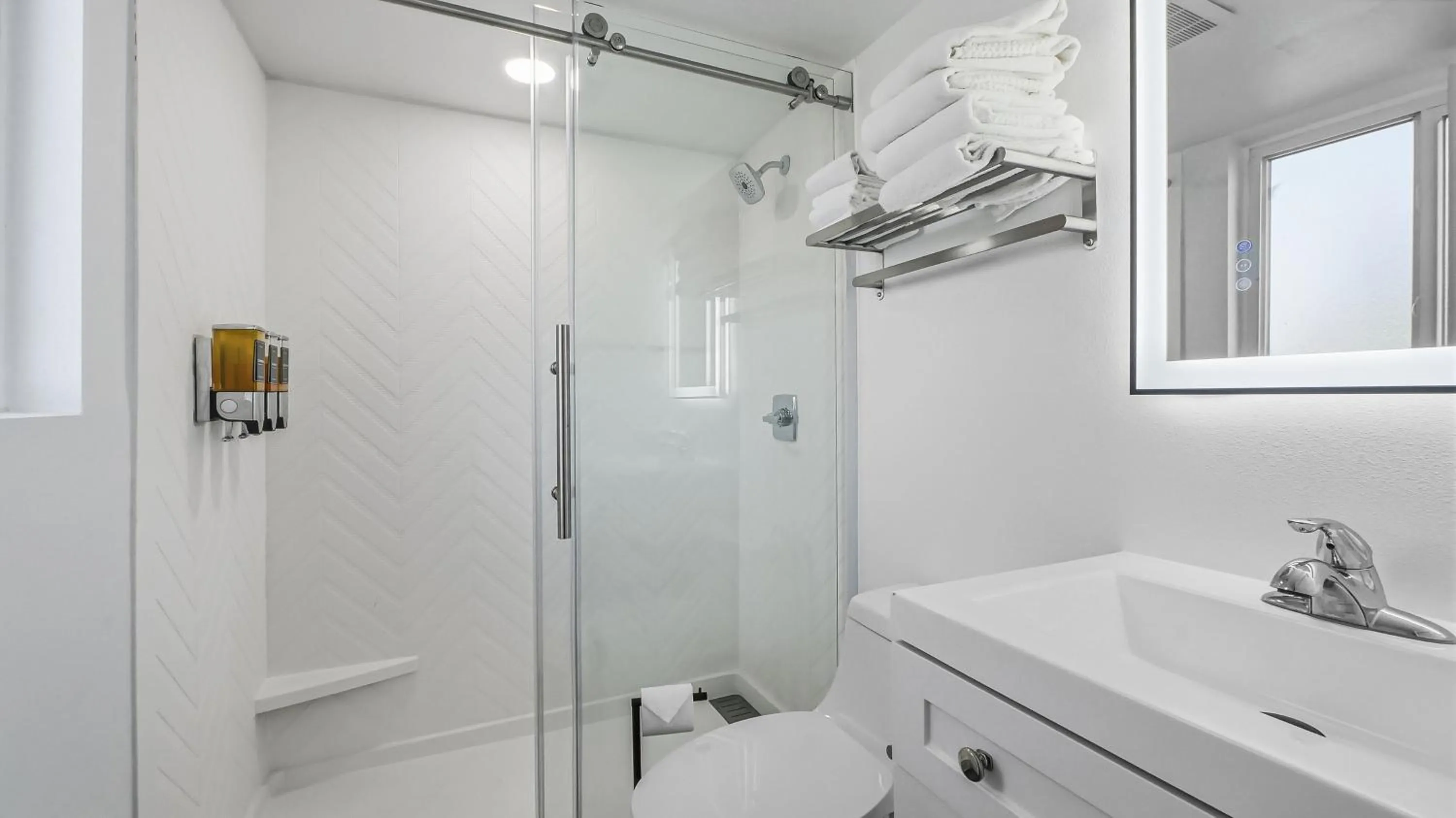 Bathroom in Bayside Inn and Marina