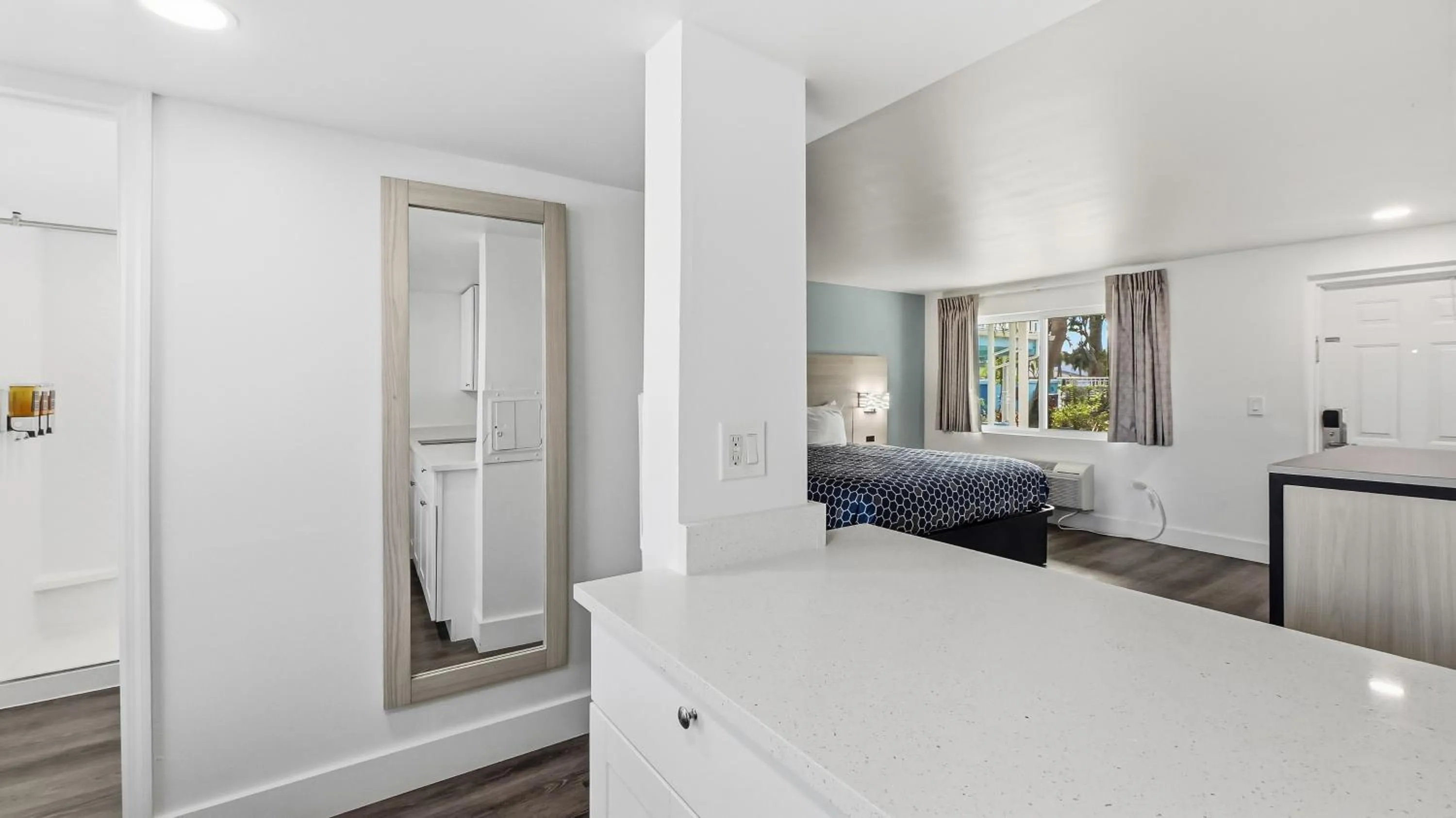 Bed in Bayside Inn and Marina