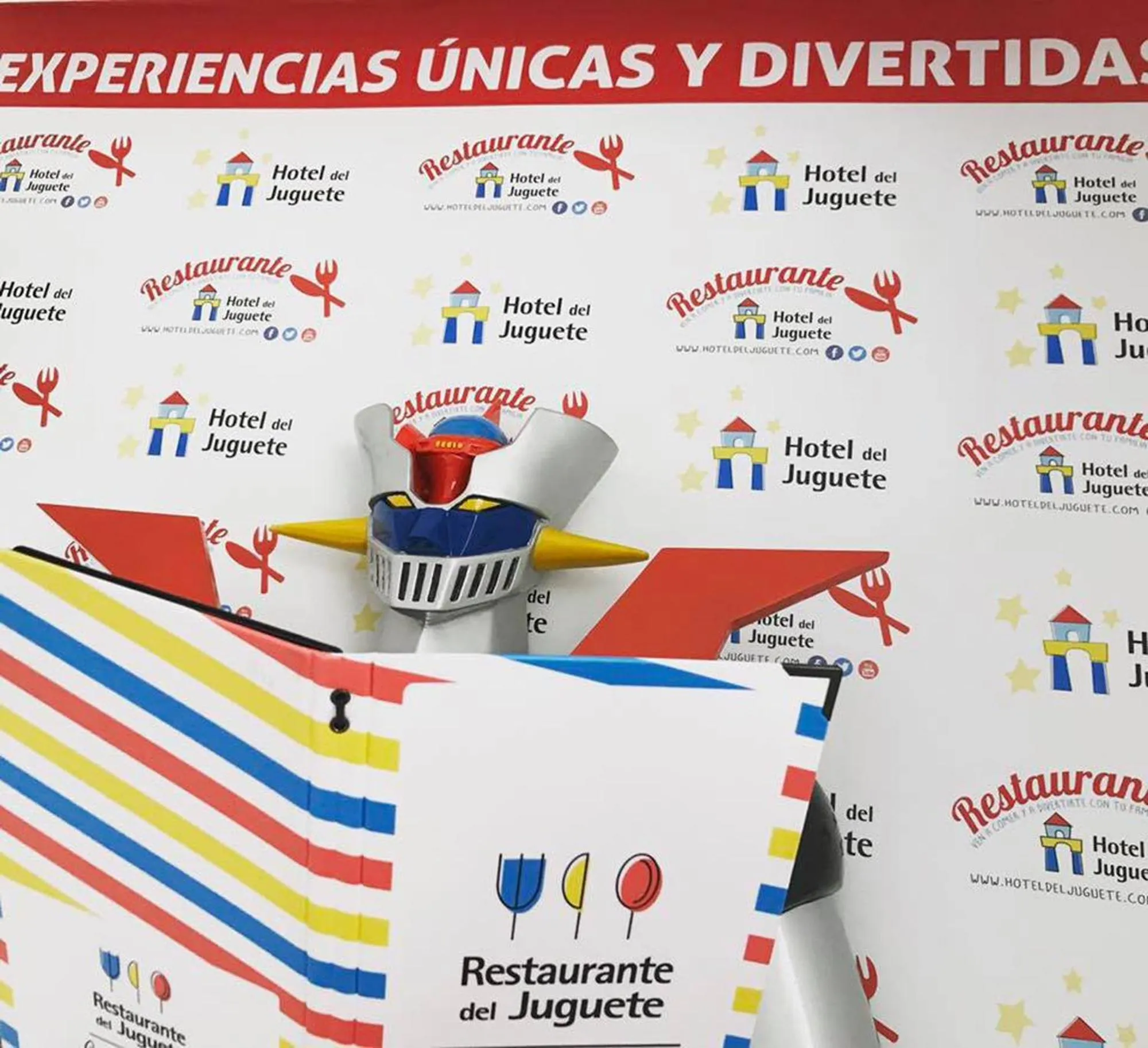 Restaurant/places to eat in Hotel del Juguete