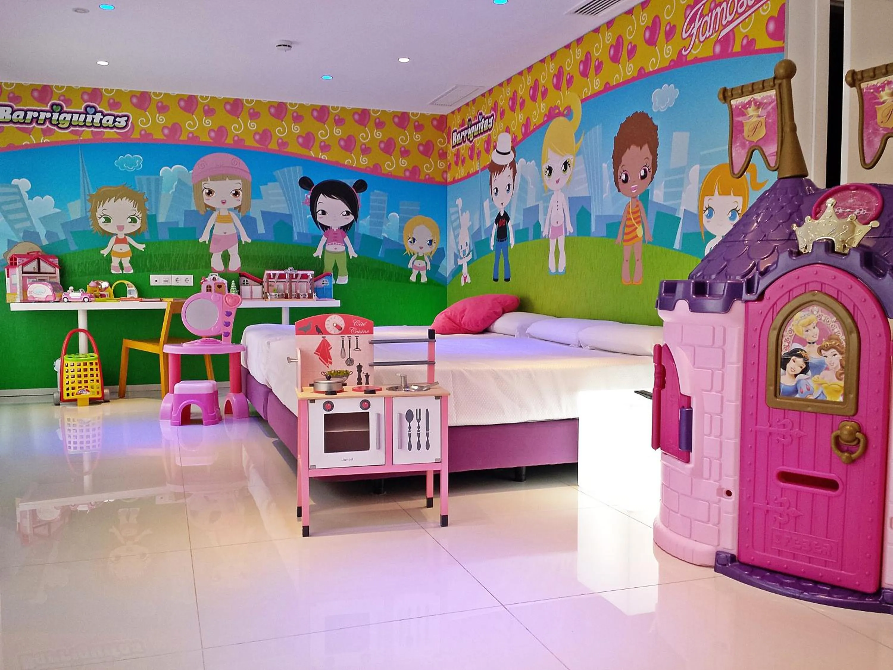 Shower in Hotel del Juguete