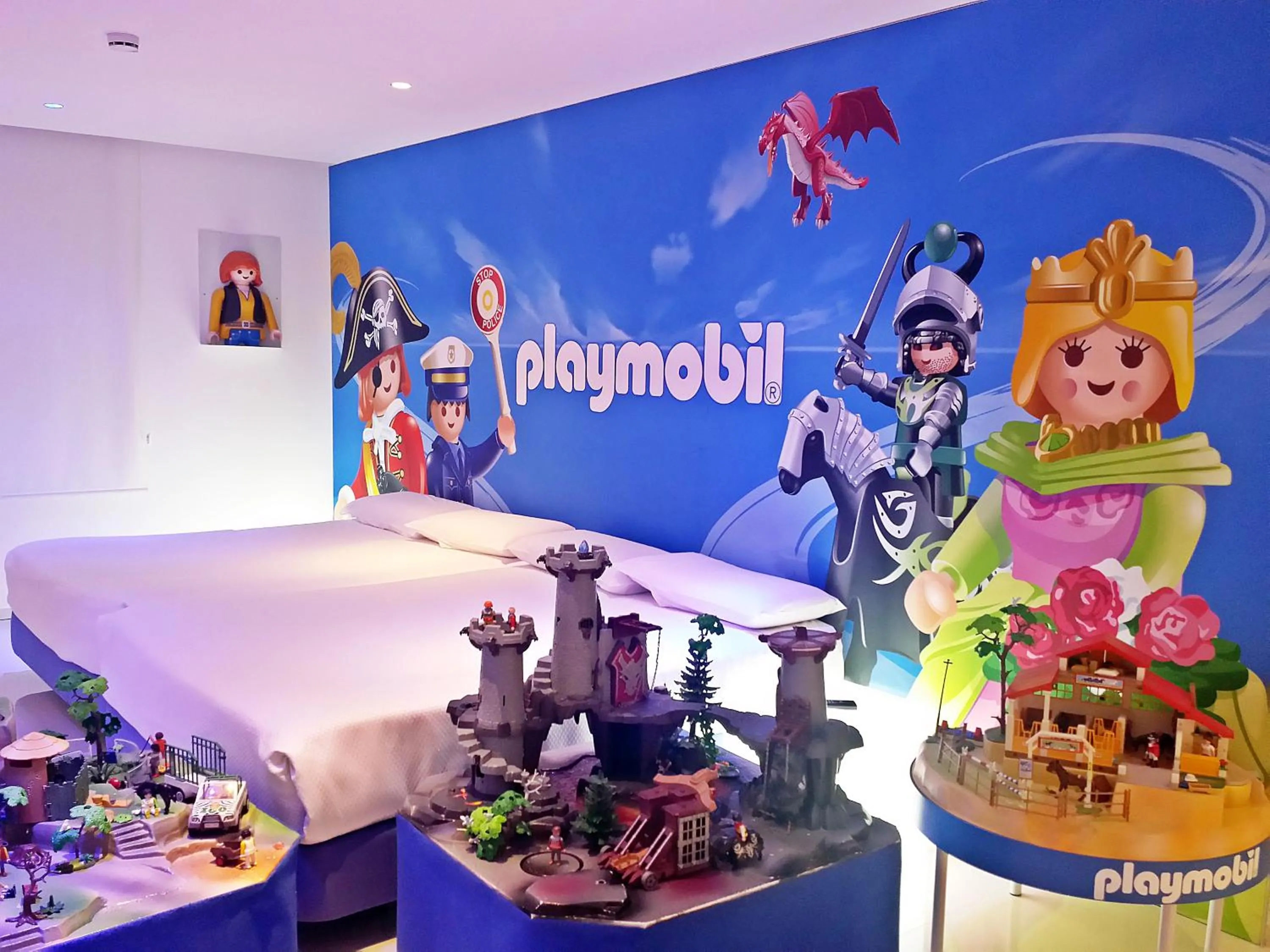 Bed in Hotel del Juguete