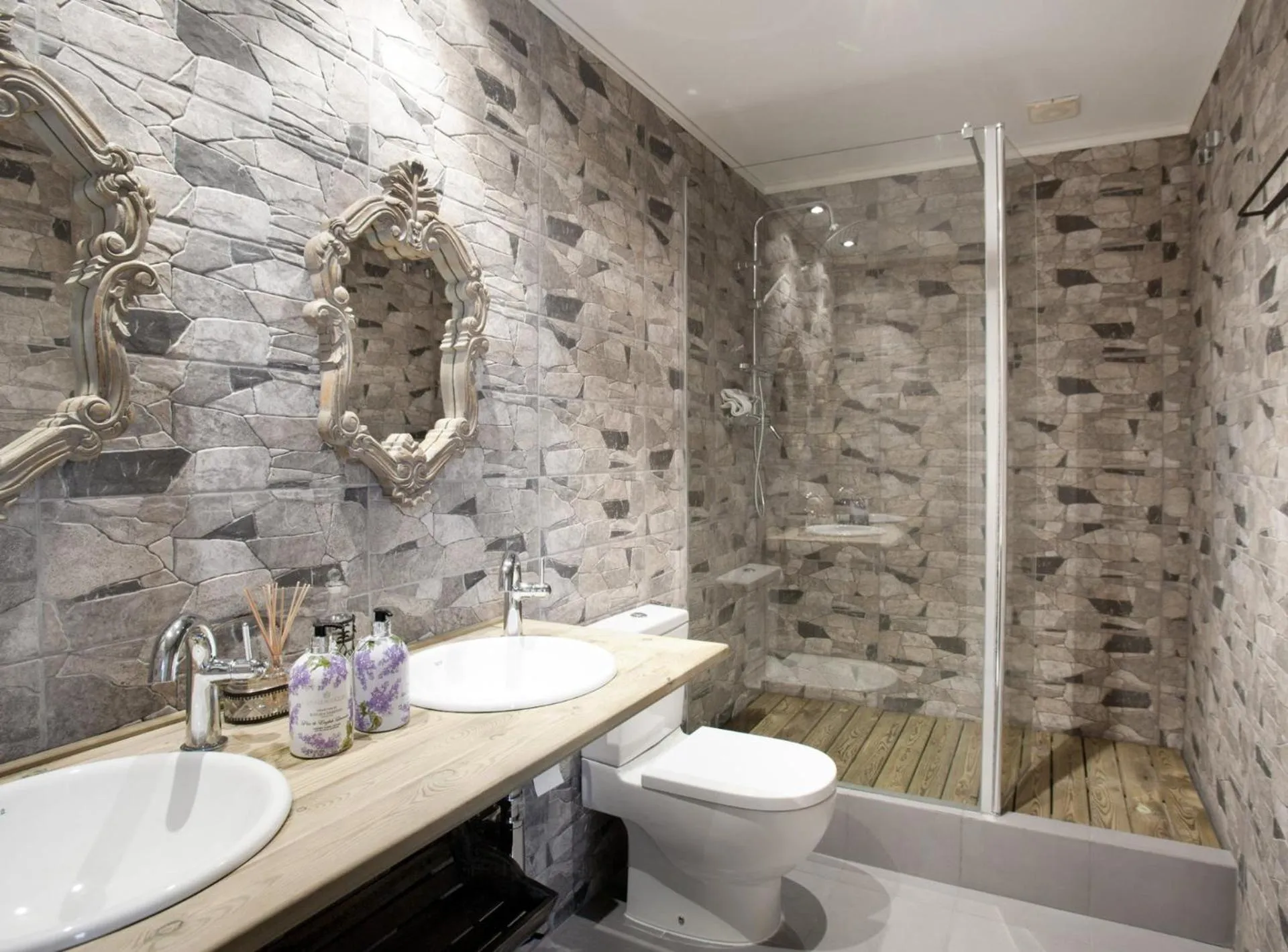 BCN Rambla Catalunya Apartments