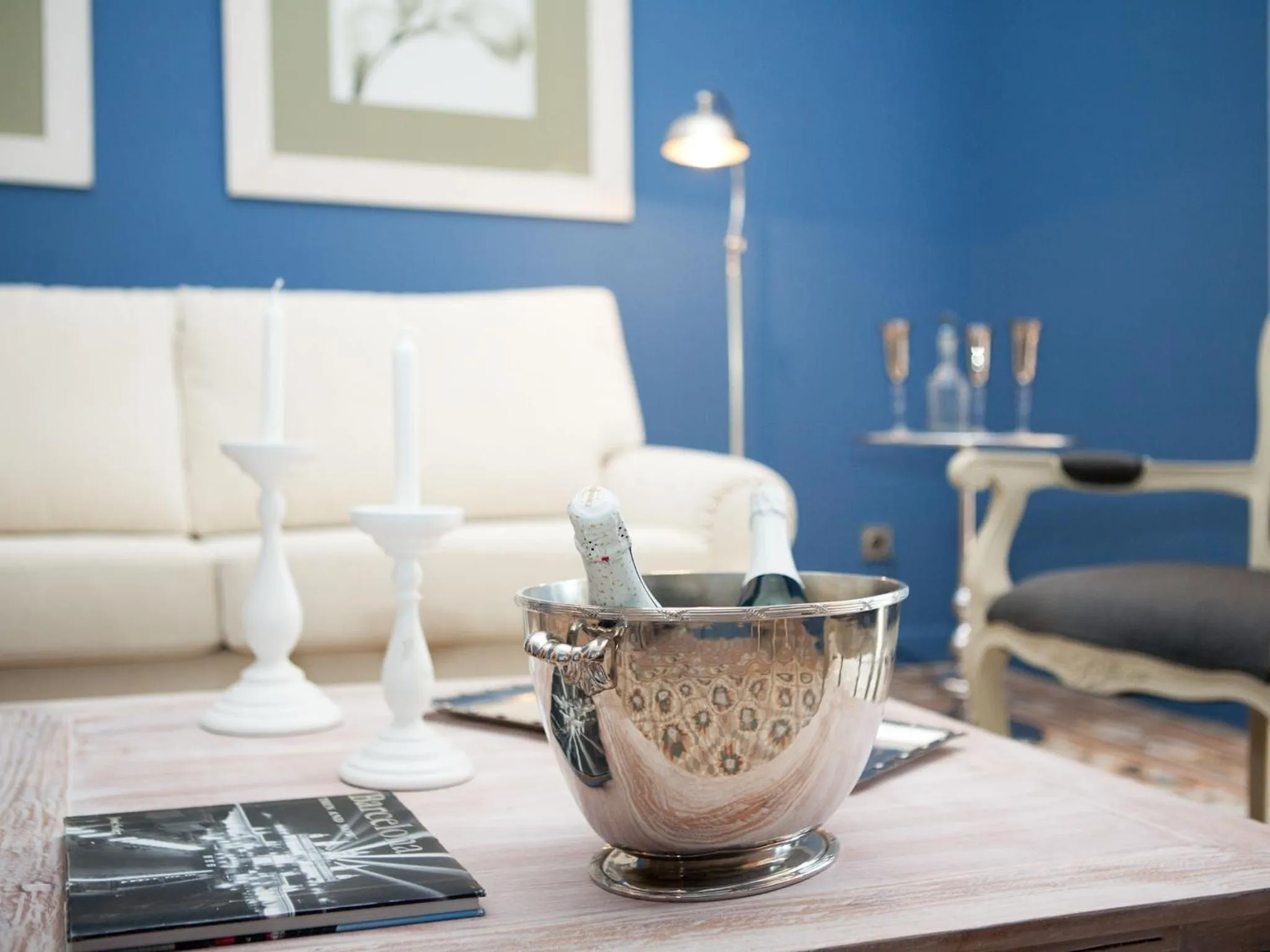 Decorative detail in BCN Rambla Catalunya Apartments