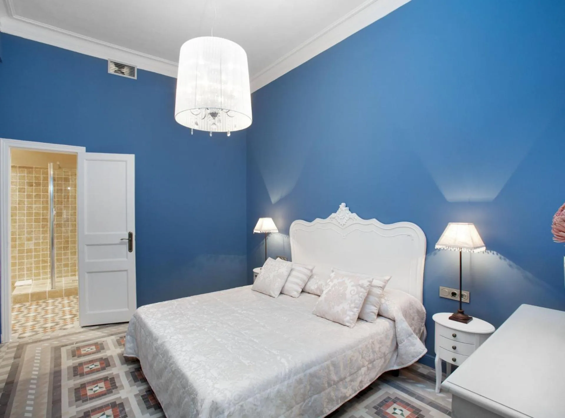 Bed in BCN Rambla Catalunya Apartments