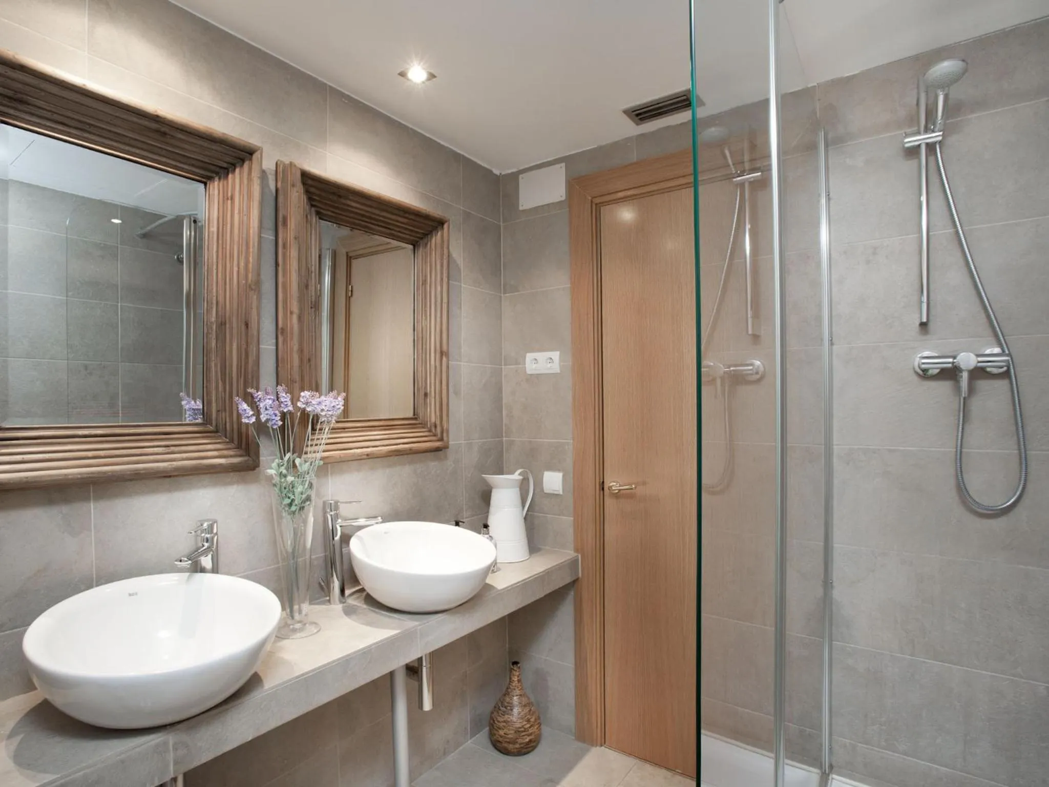 Bathroom in BCN Rambla Catalunya Apartments