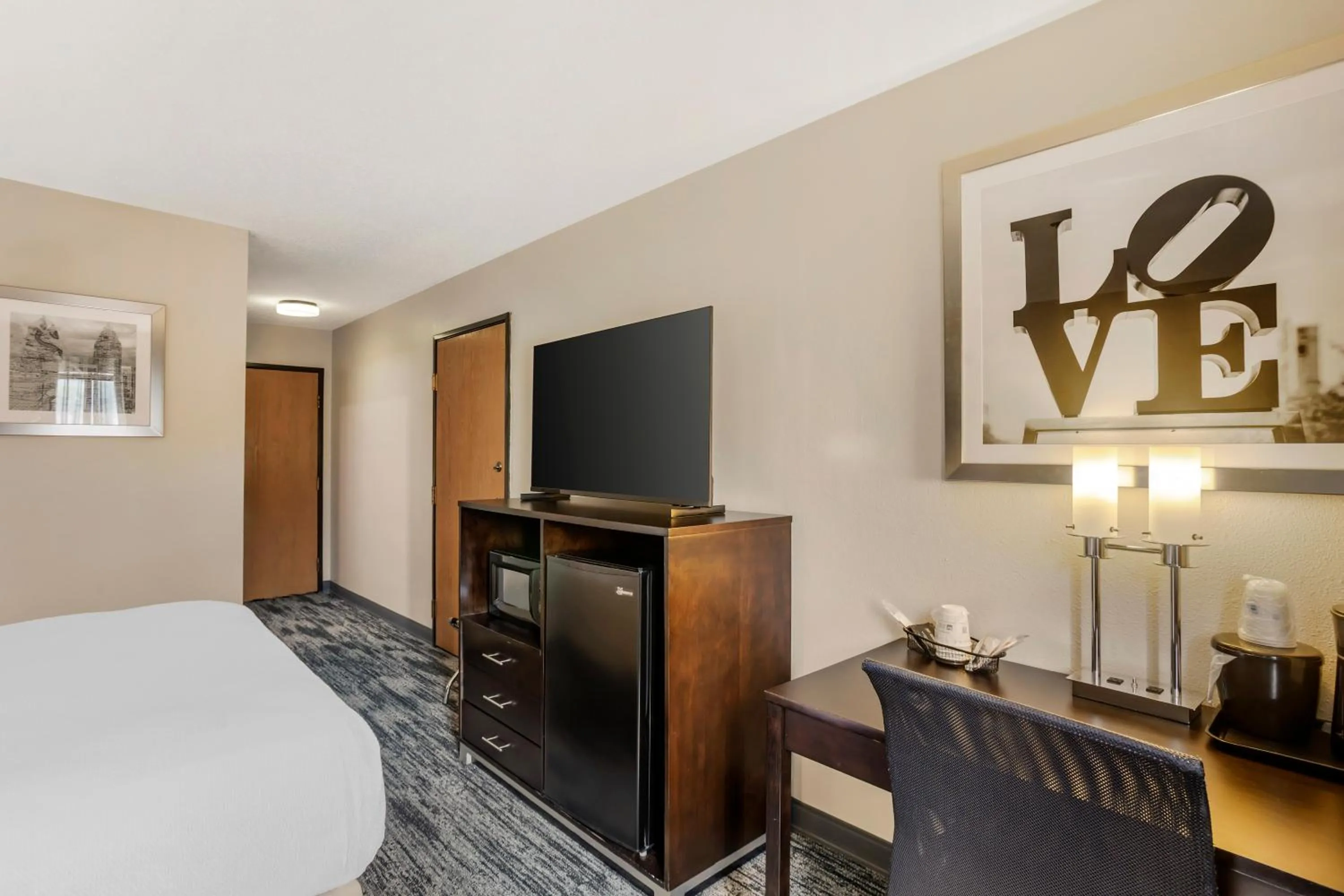 Bedroom, Bed in Best Western Shippensburg