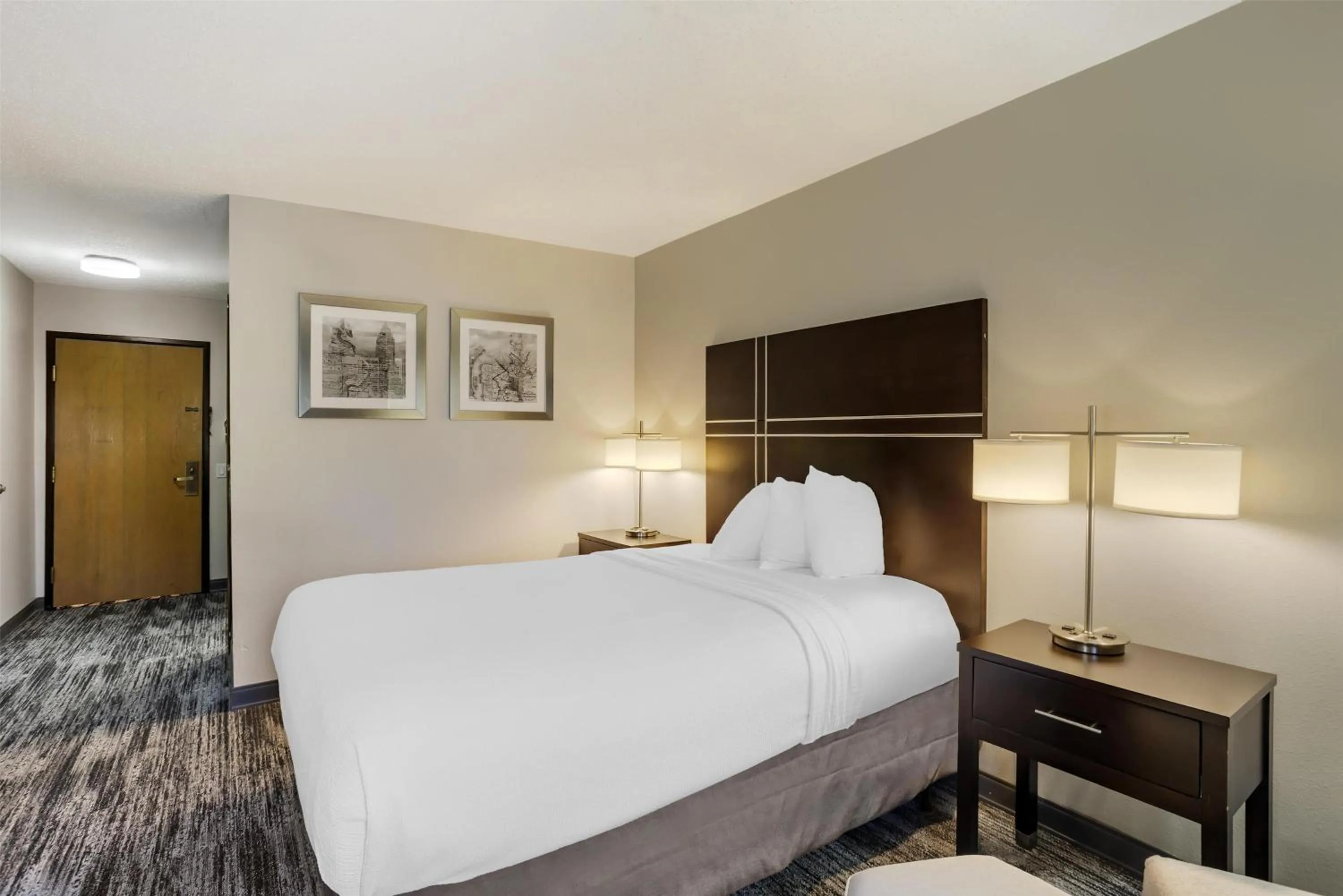 Bedroom, Bed in Best Western Shippensburg