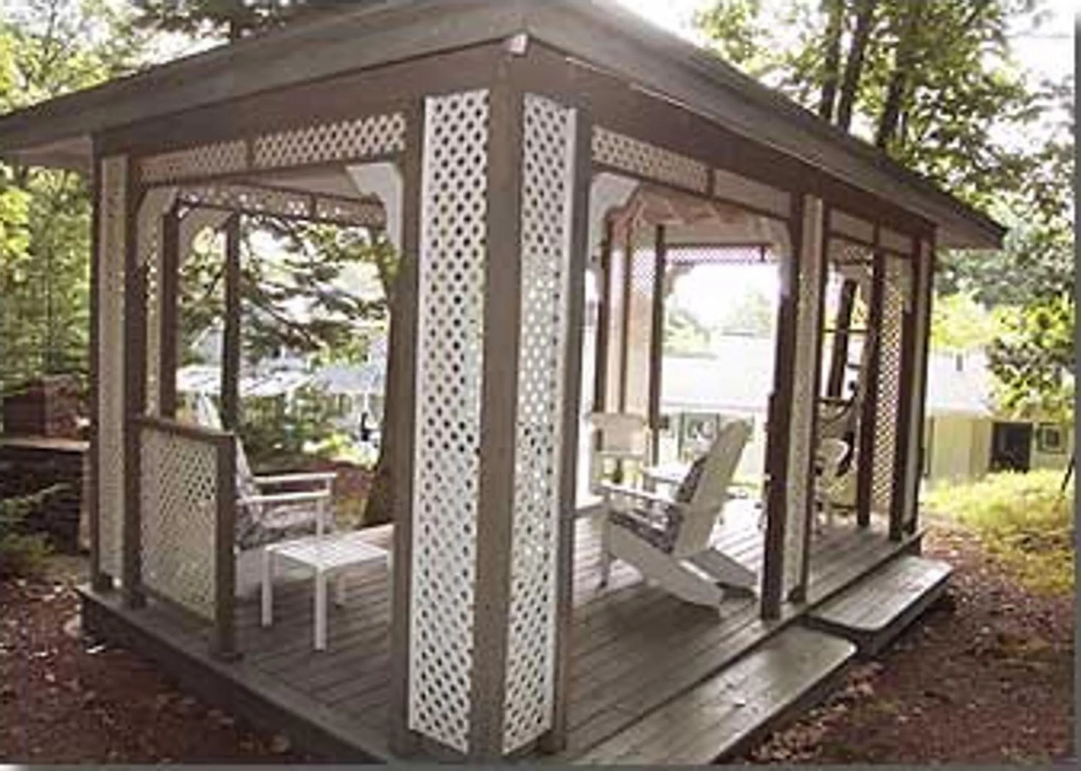 Seating area in Mount Battie Inn