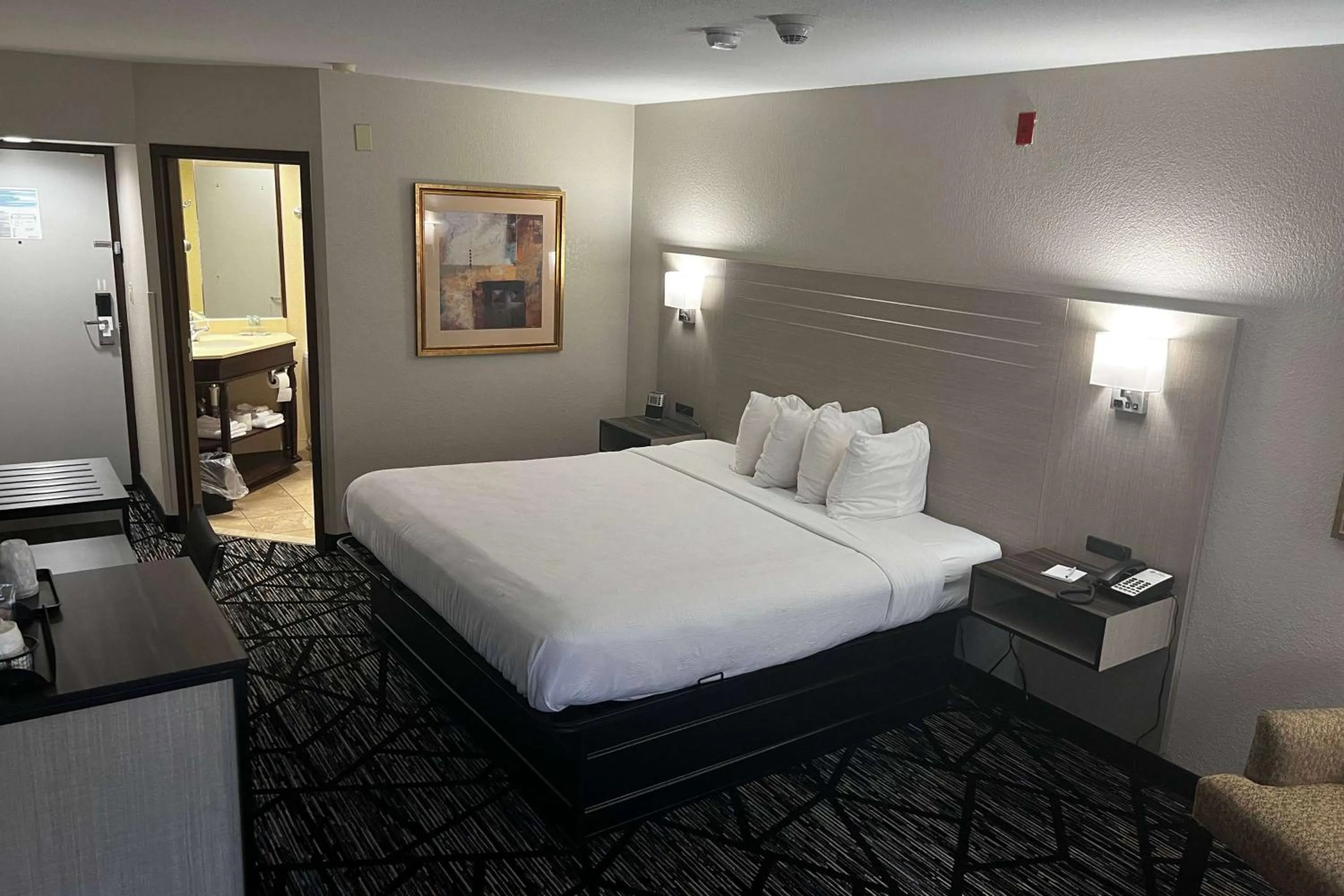 Photo of the whole room, Bed in Baymont By Wyndham Monroe Ohio