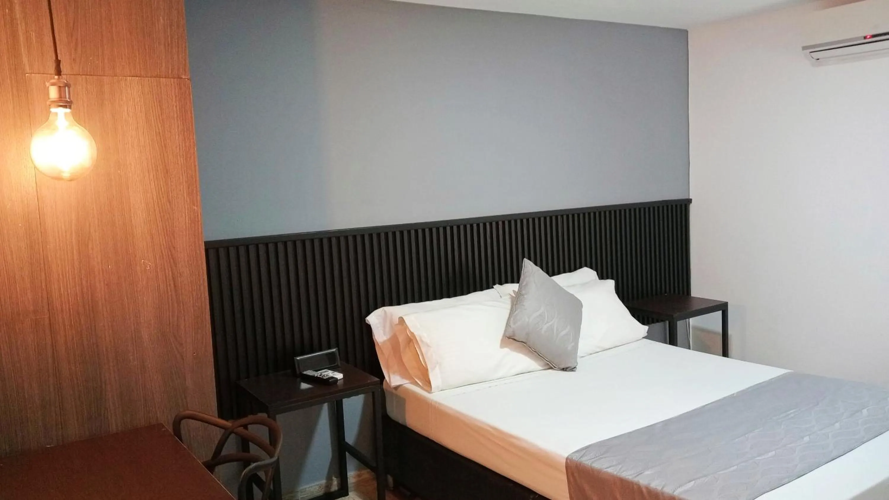 Bed in Hotel Palmas del Estadio