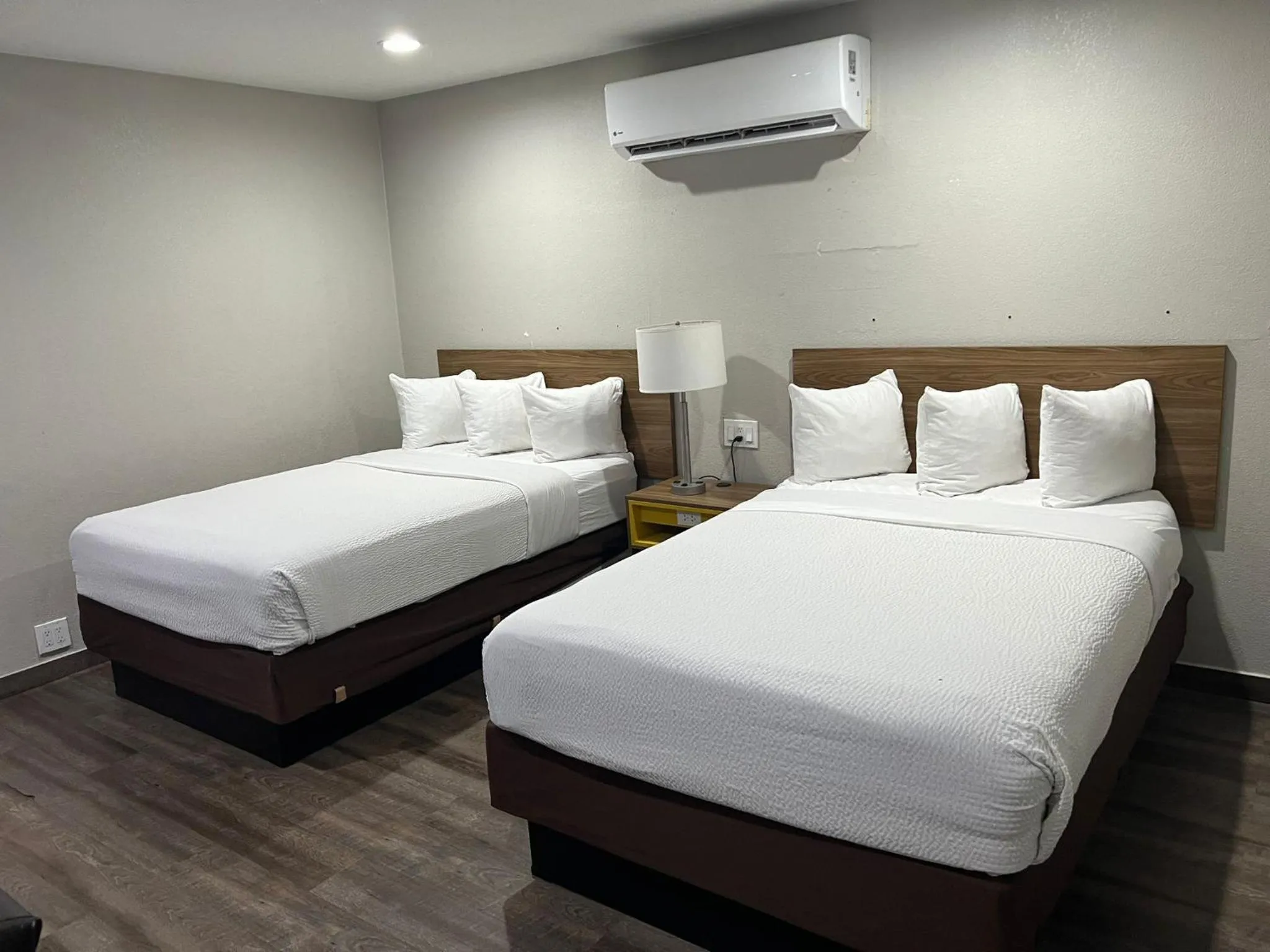 Bed in Days Inn by Wyndham El Centro