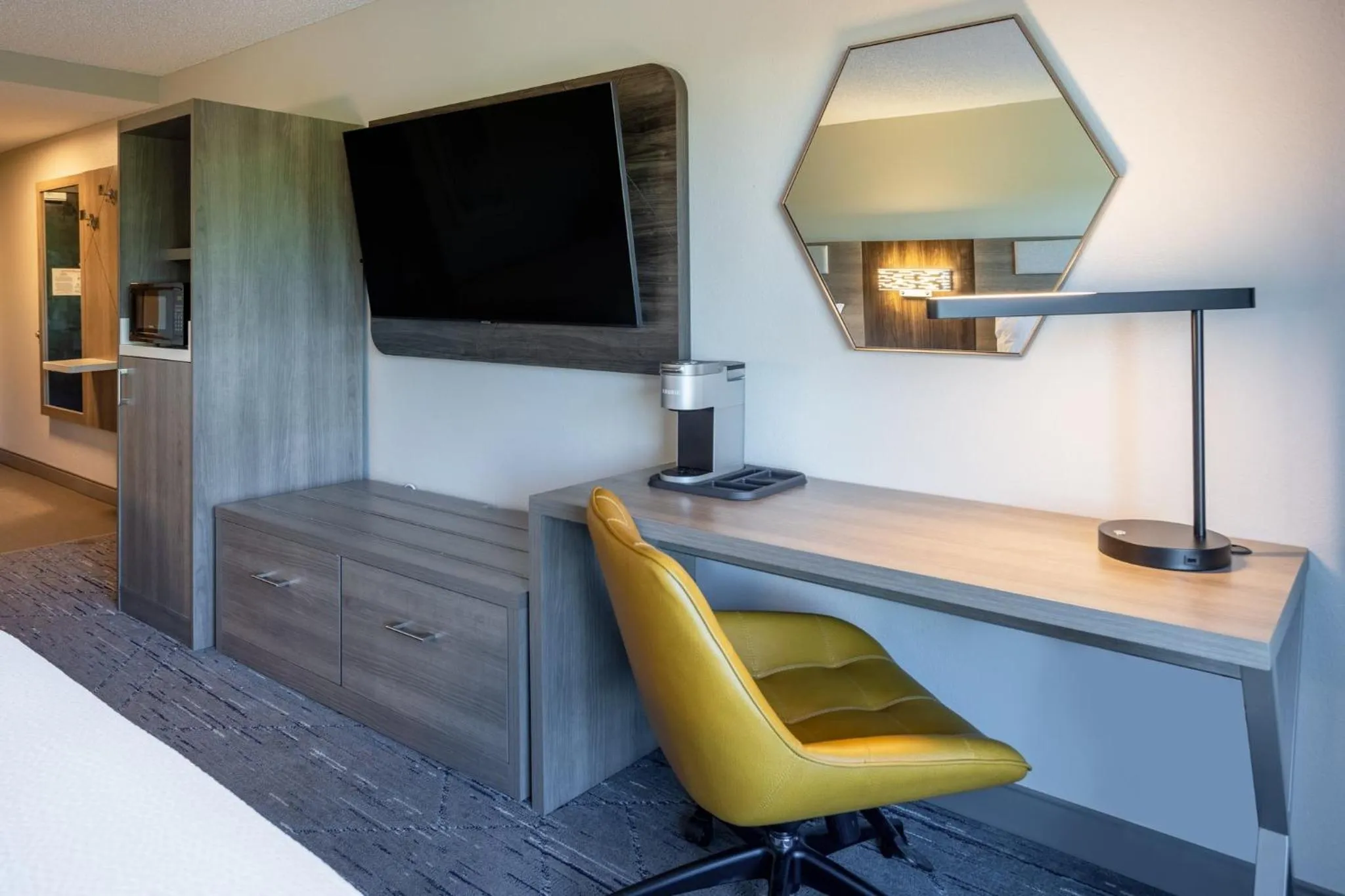 Photo of the whole room in Holiday Inn Express and Suites Newberry by IHG