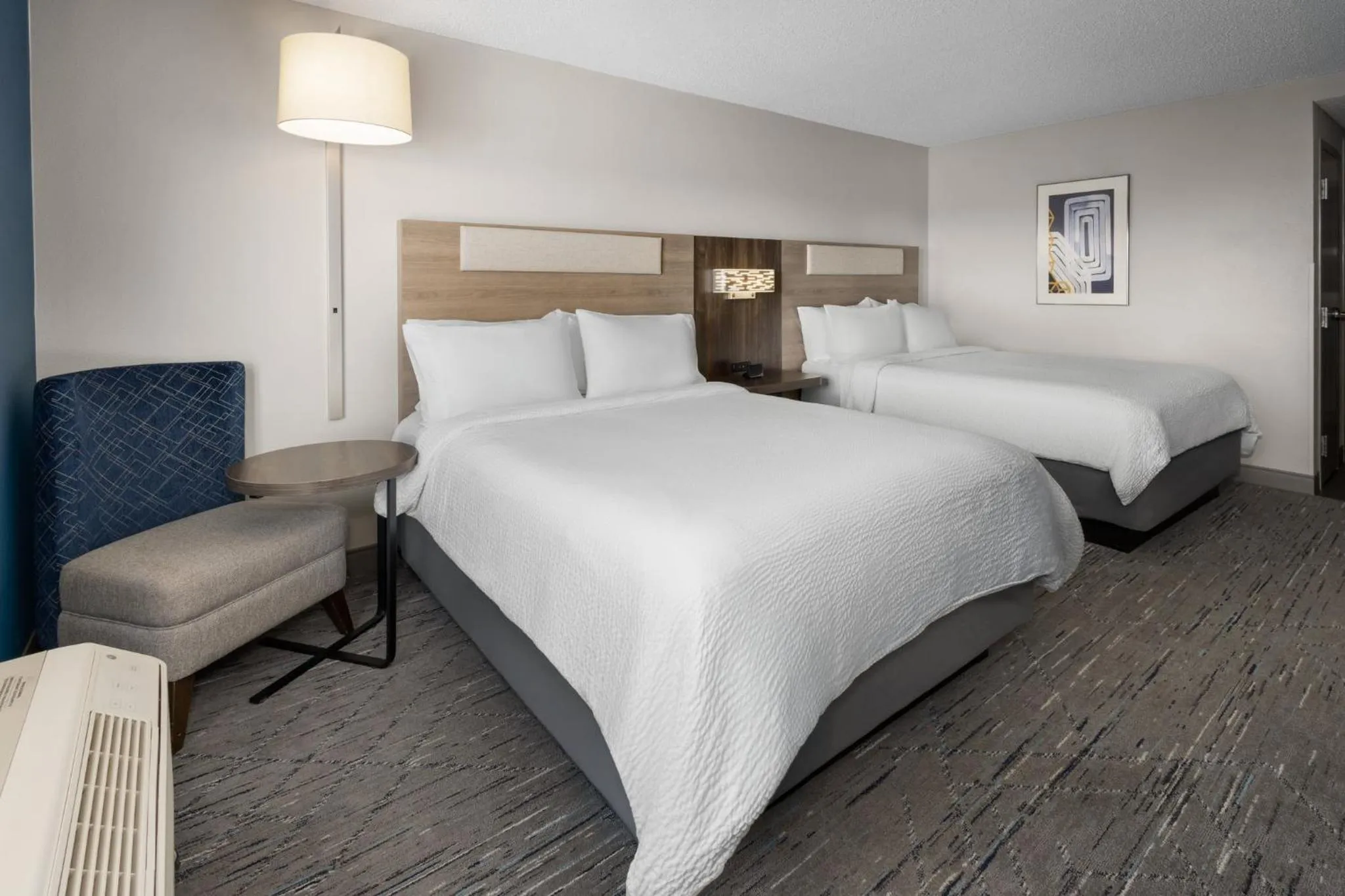 Photo of the whole room, Bed in Holiday Inn Express and Suites Newberry by IHG