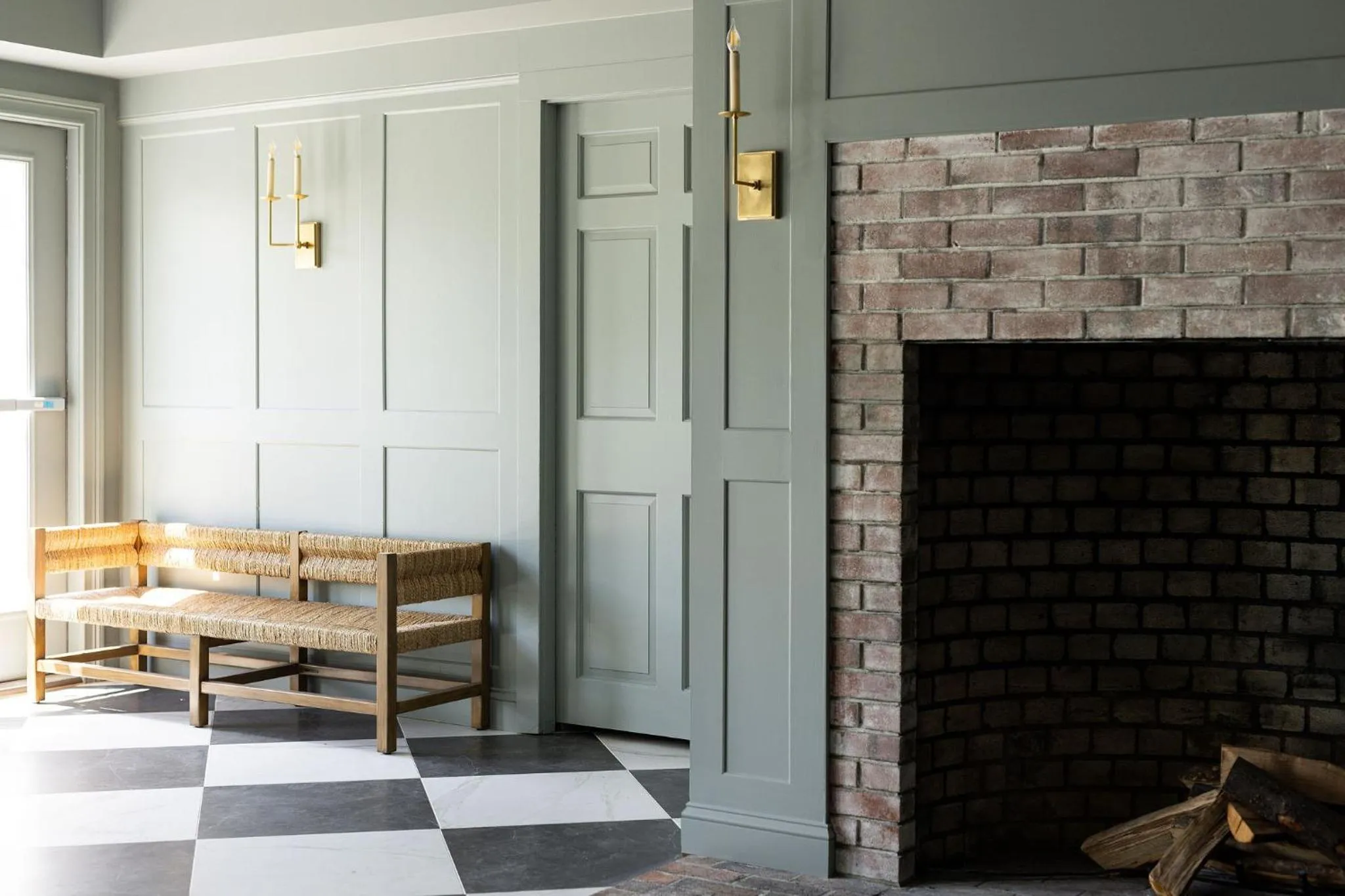 Communal lounge/ TV room in The Litchfield Inn