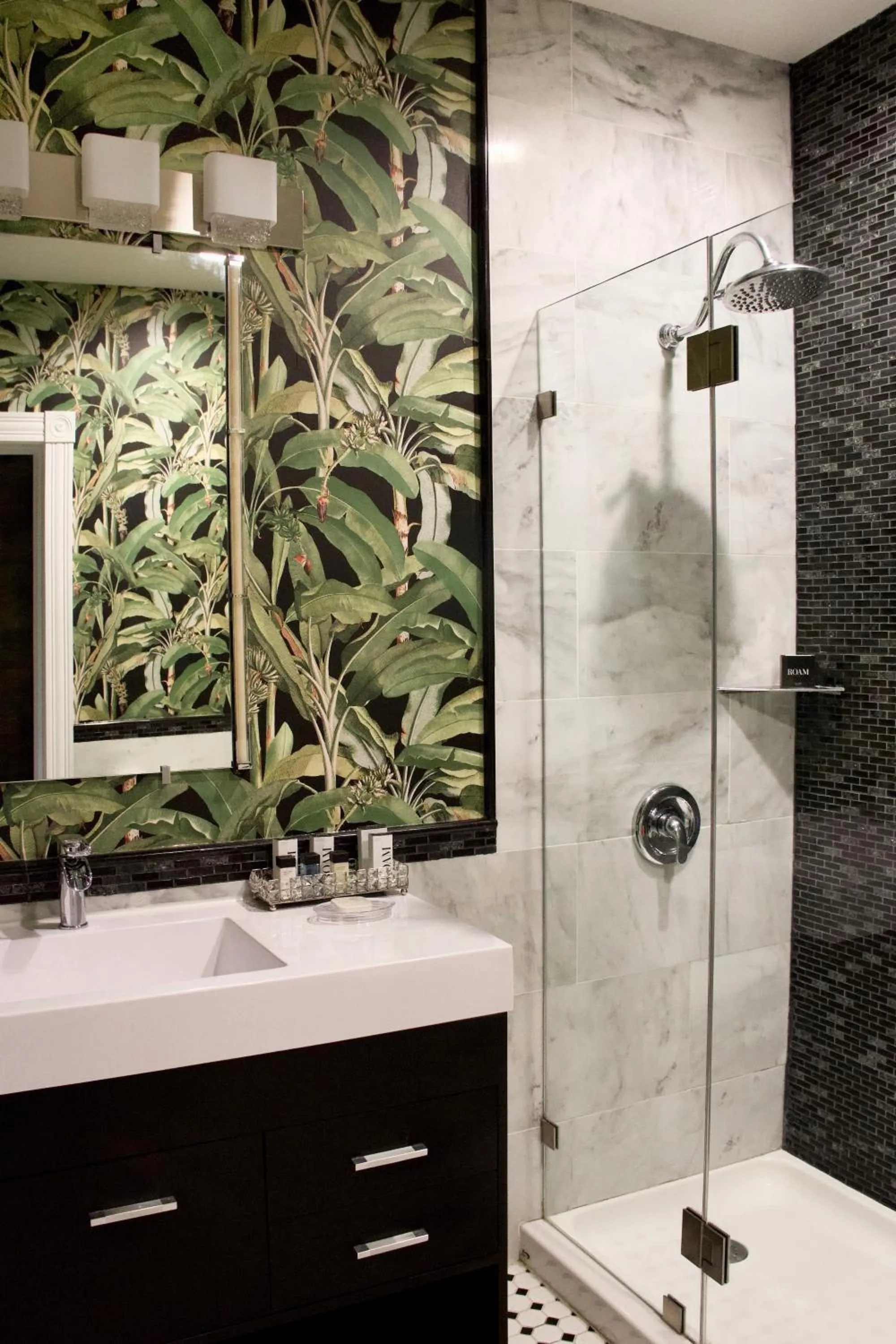 Shower in The Litchfield Inn