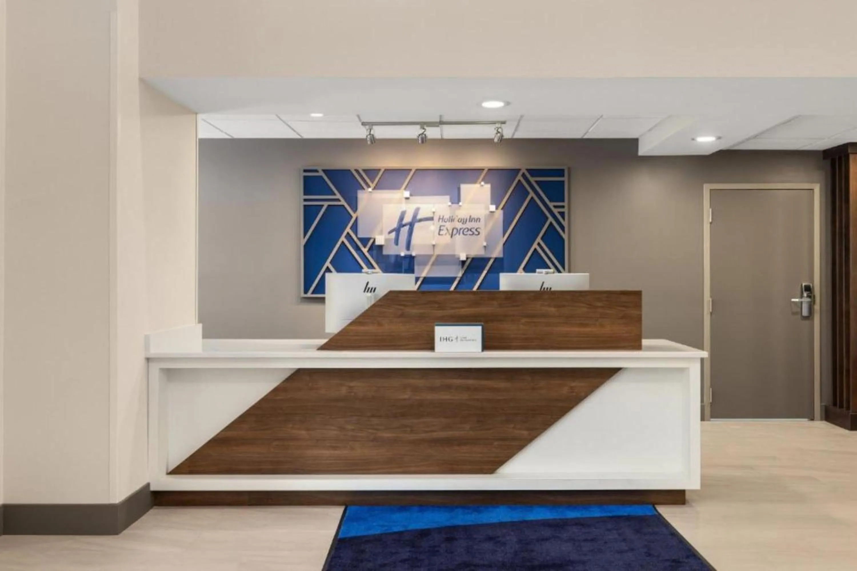 Lobby or reception in Holiday Inn Express Montgomery East I-85 by IHG