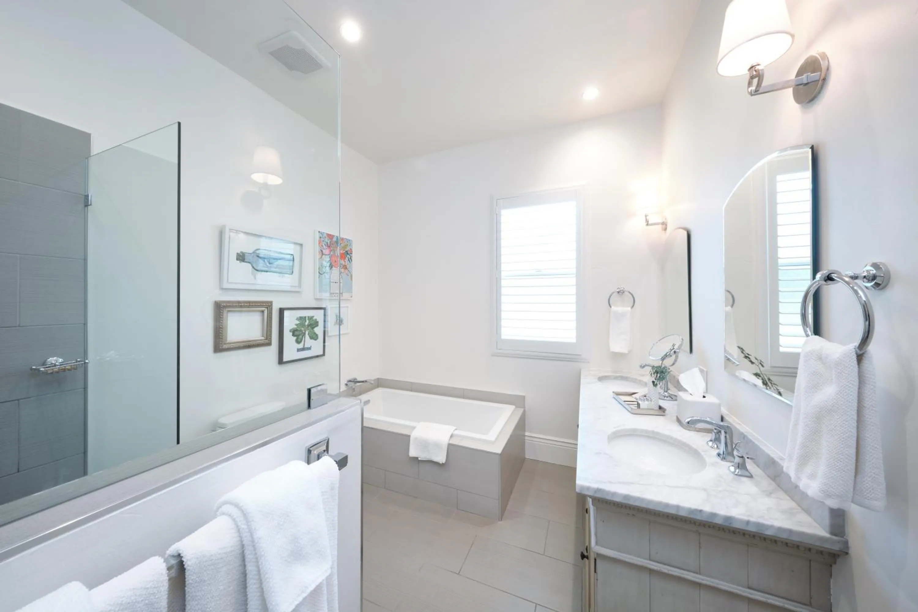 Shower in The Setting Inn Napa Valley