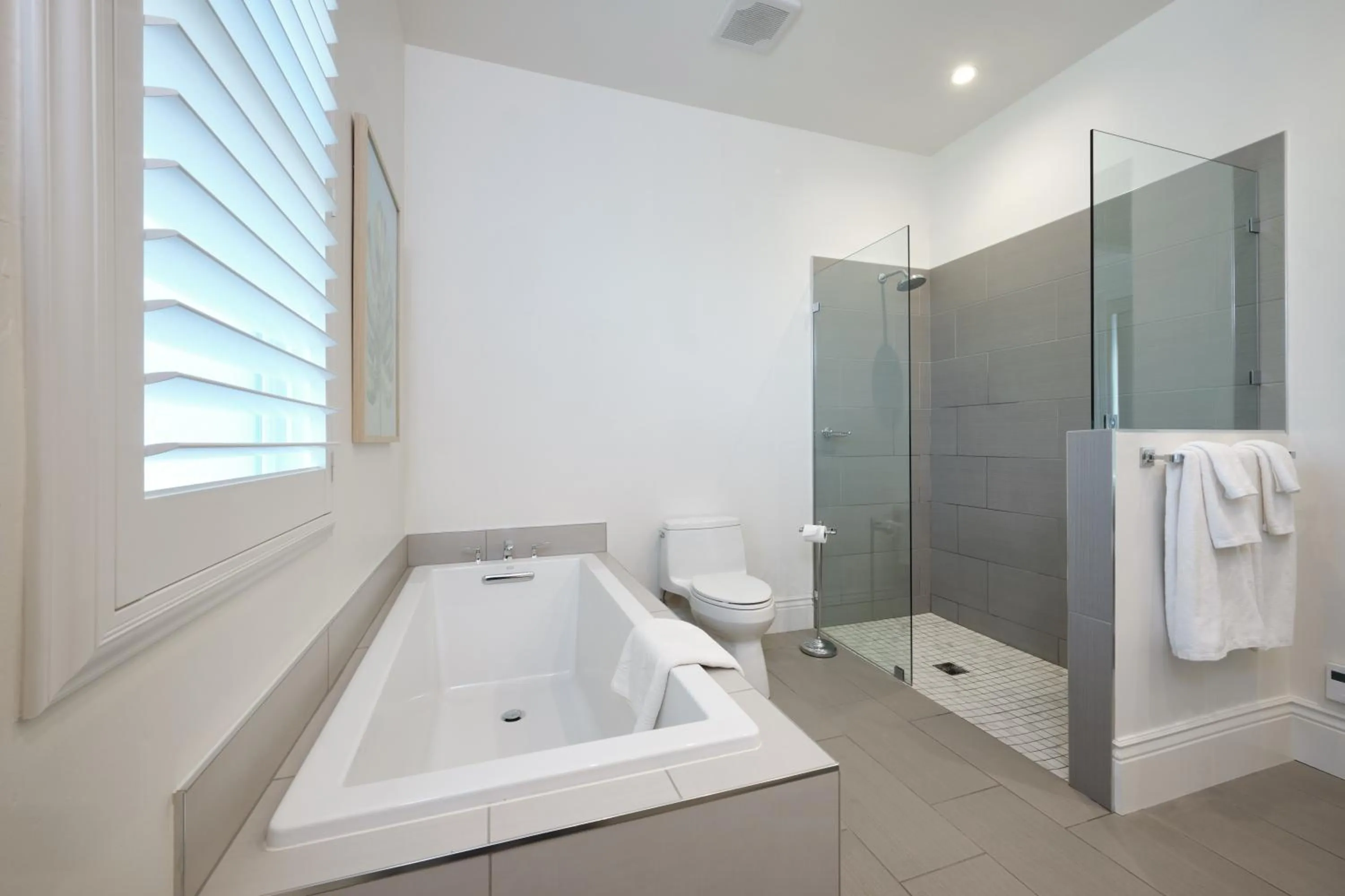 Toilet in The Setting Inn Napa Valley