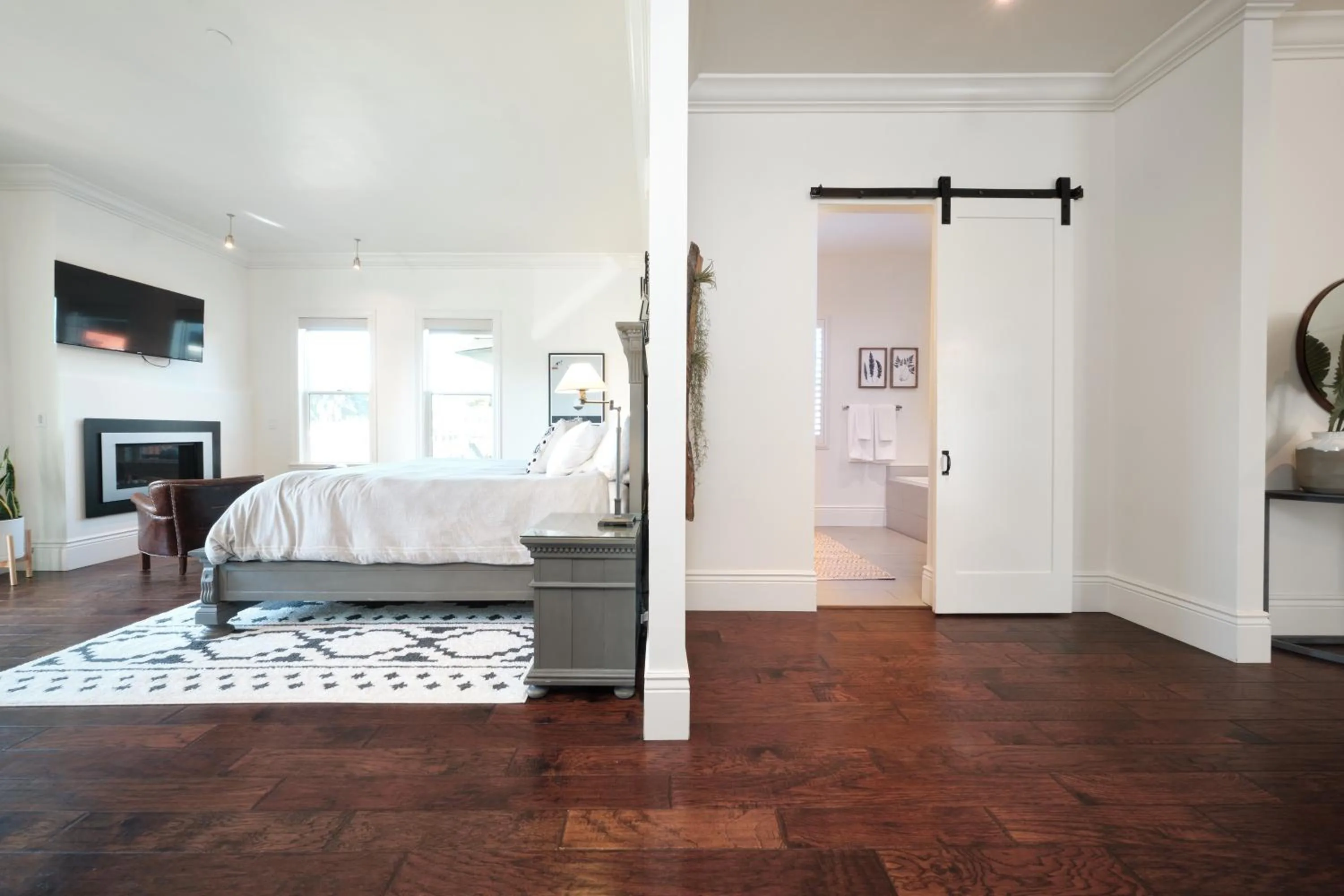 Photo of the whole room, Bed in The Setting Inn Napa Valley