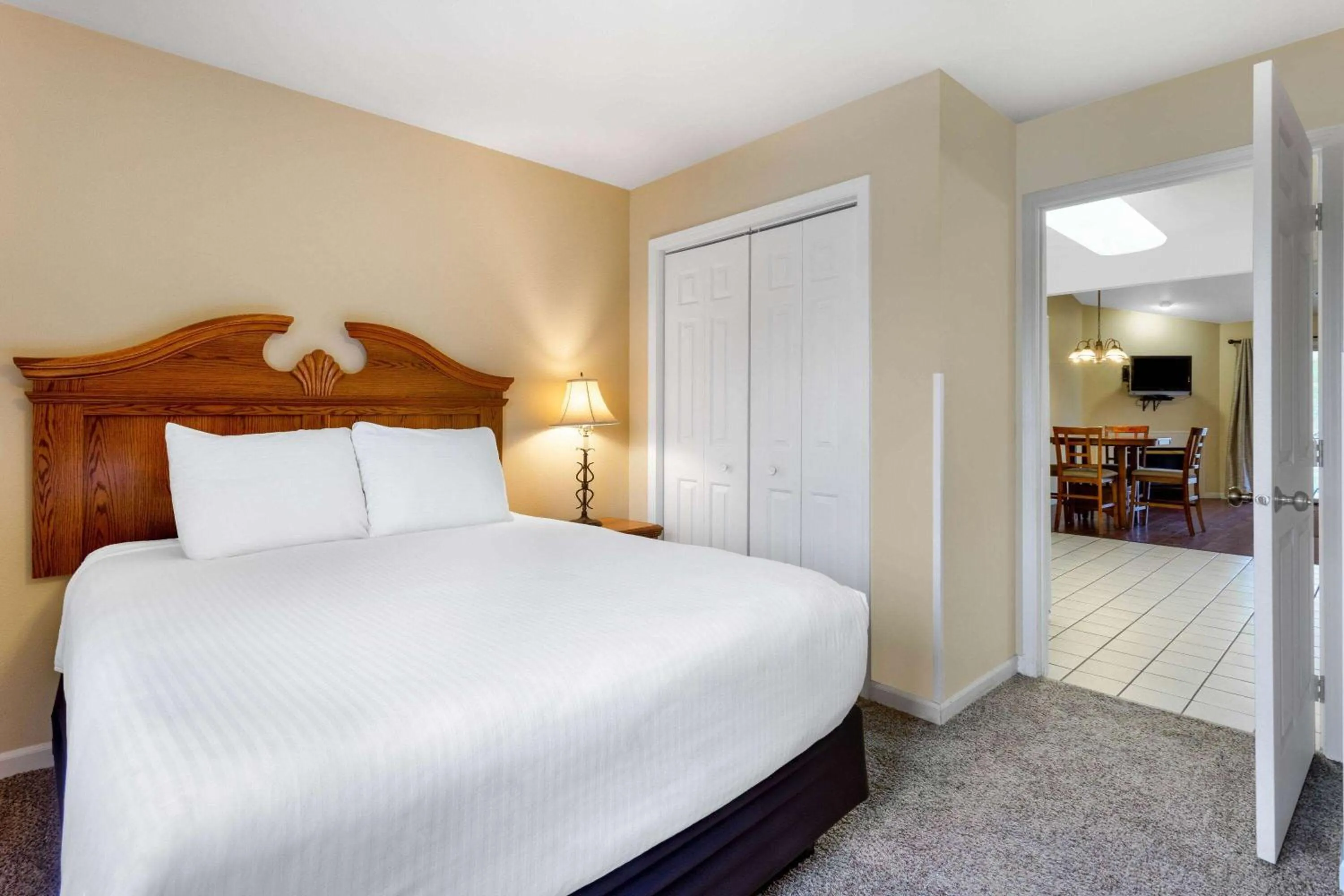 Bed in Tamarack Wisconsin Dells, a Ramada by Wyndham