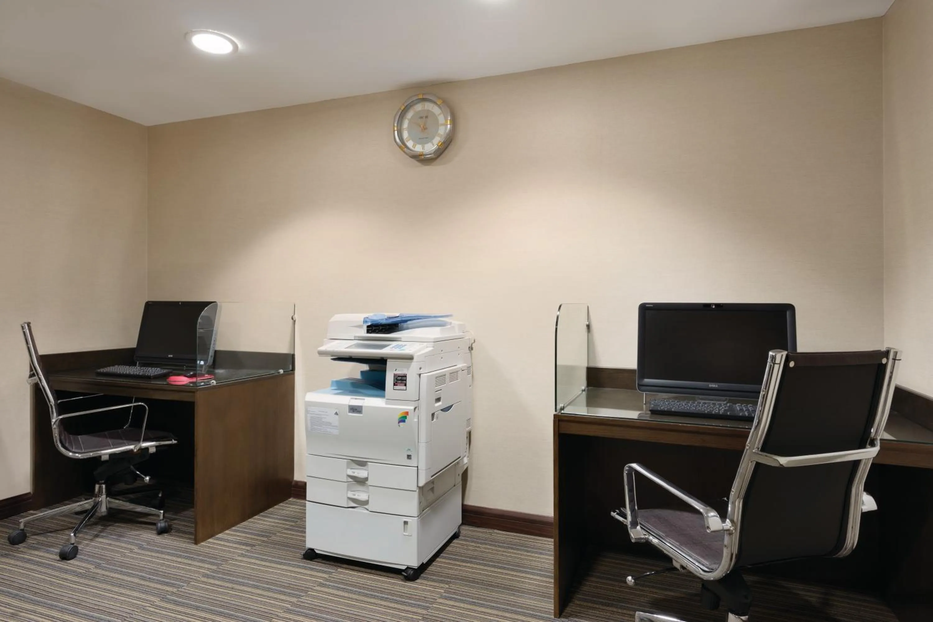Business facilities in Ramada Downtown Abu Dhabi
