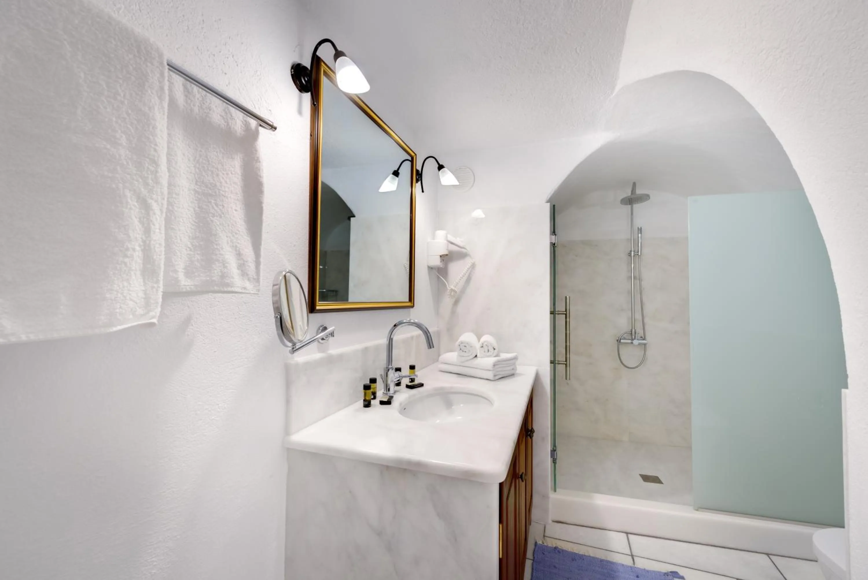 Bathroom in Chelidonia Traditional Villas