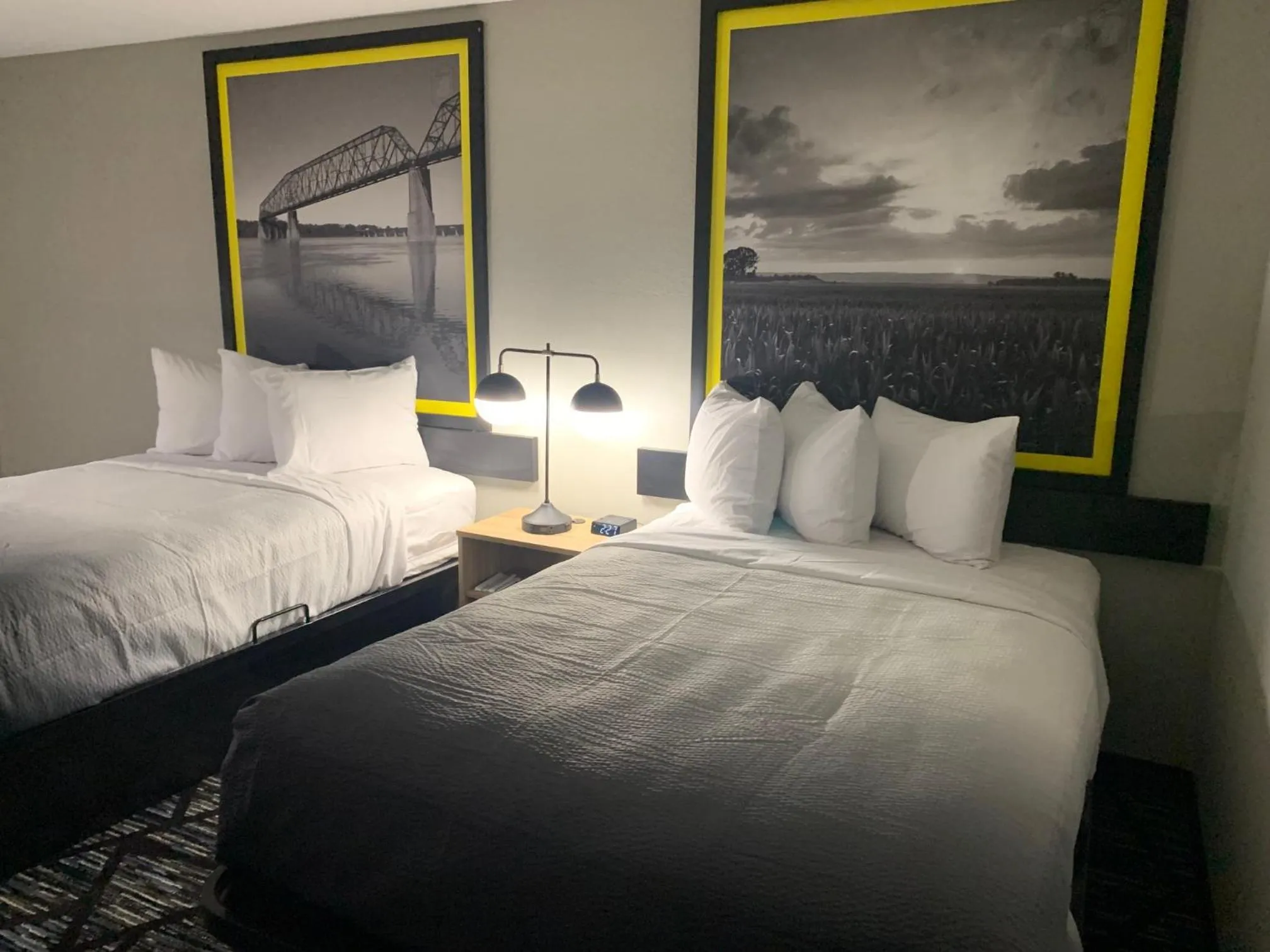 Bed in Super 8 by Wyndham Kirksville-University Area