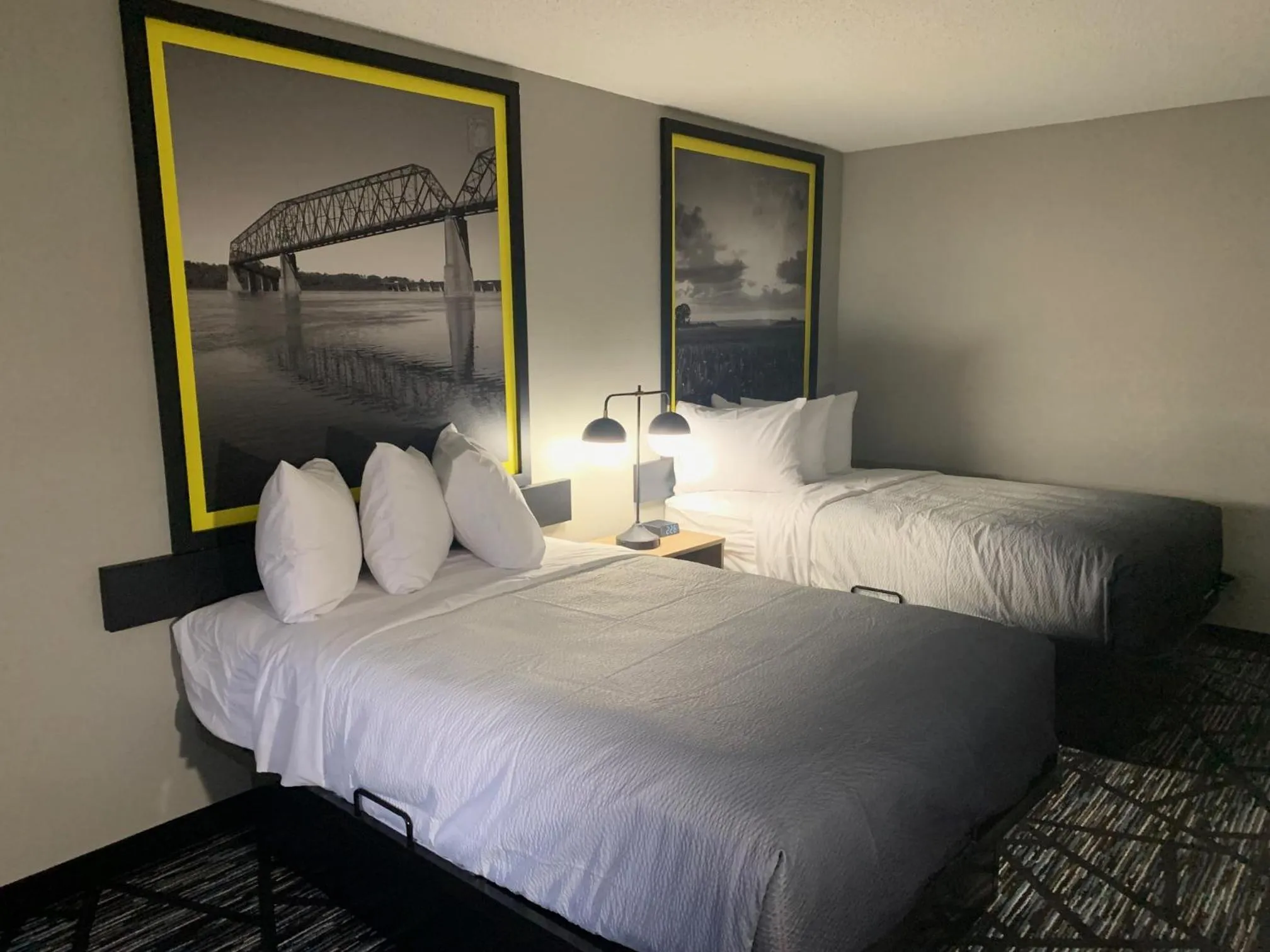 Bed in Super 8 by Wyndham Kirksville-University Area